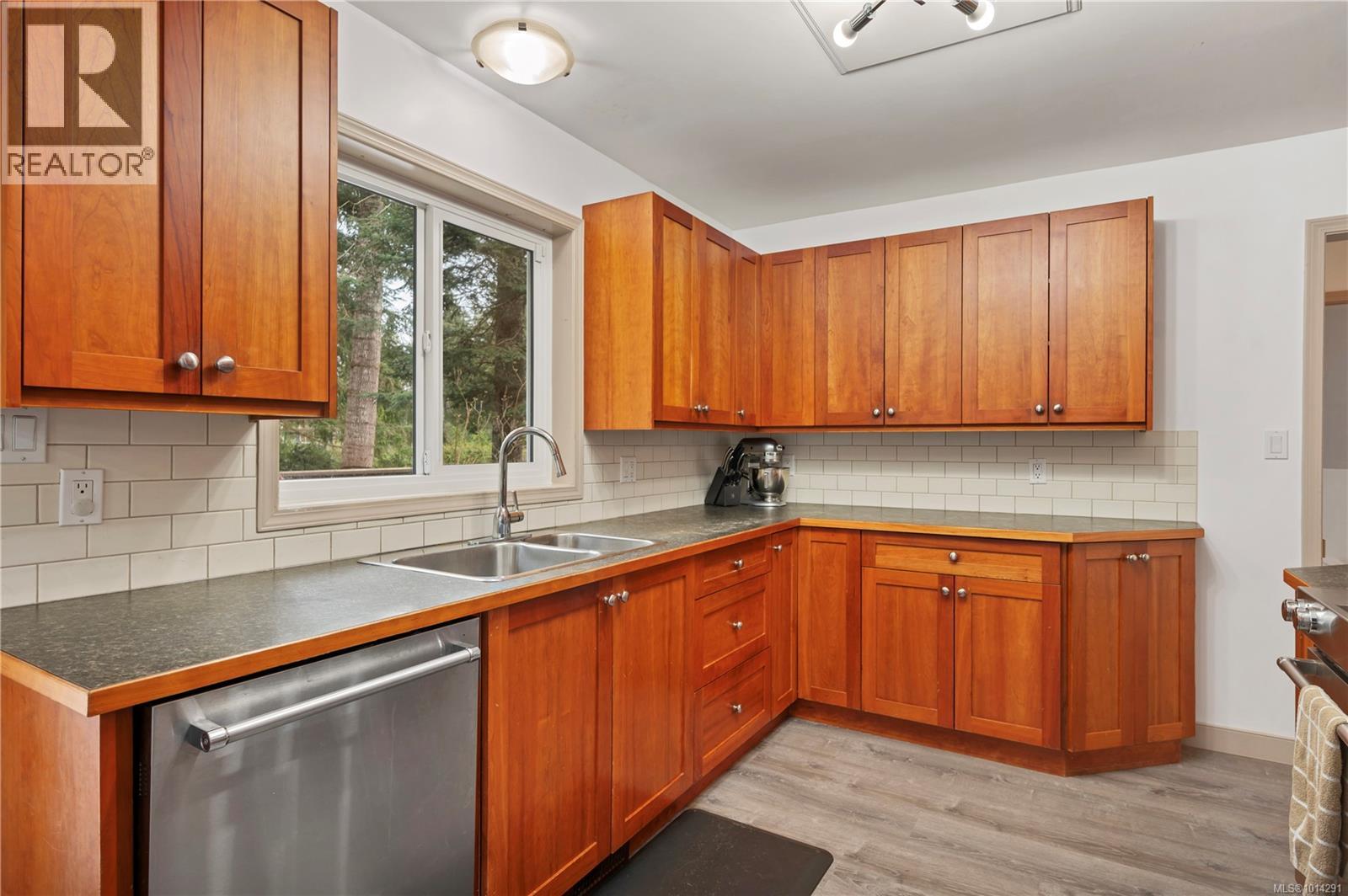 3844 Sutil Rd, Campbell River