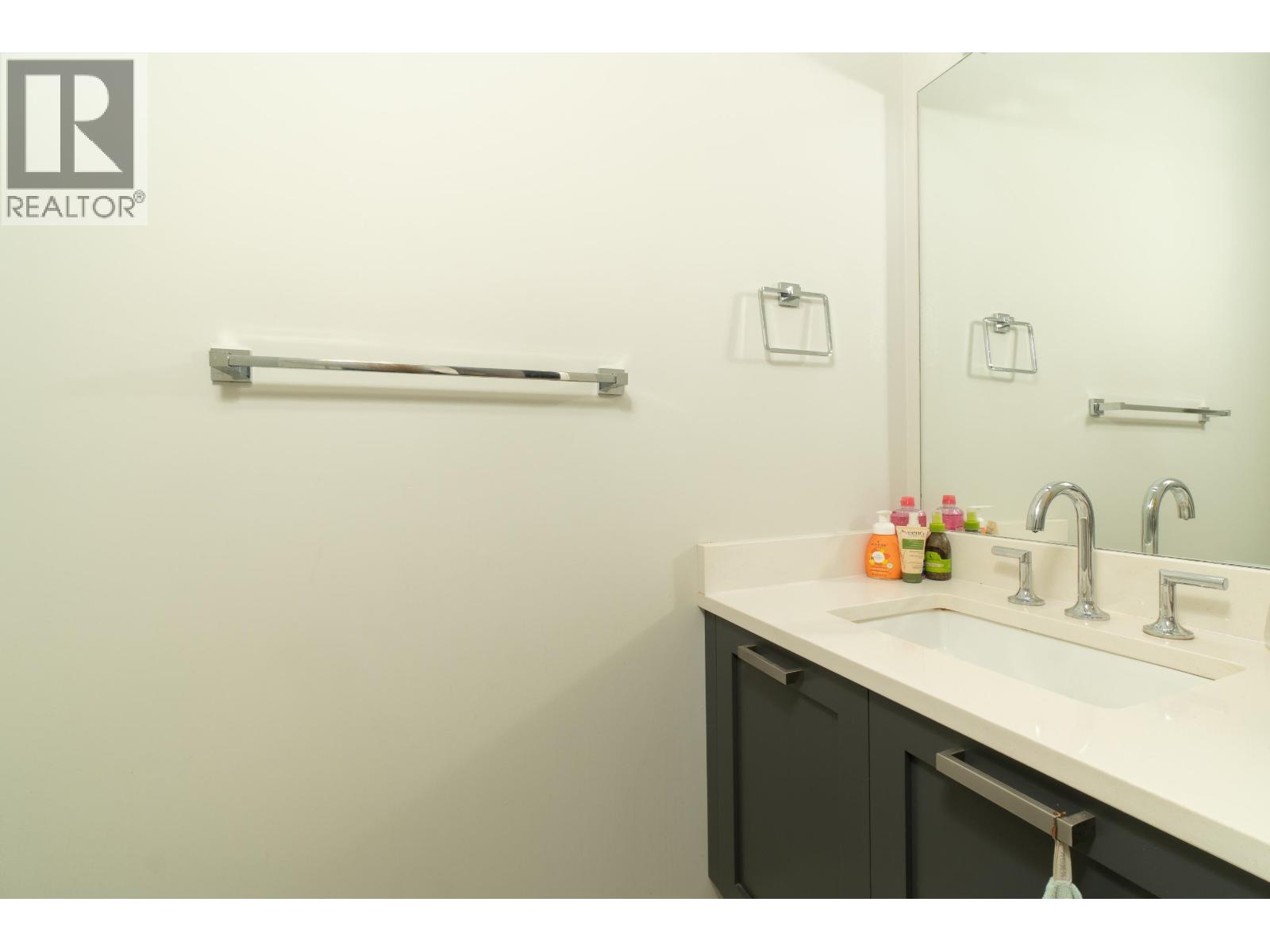 46 188 WOOD STREET, New Westminster