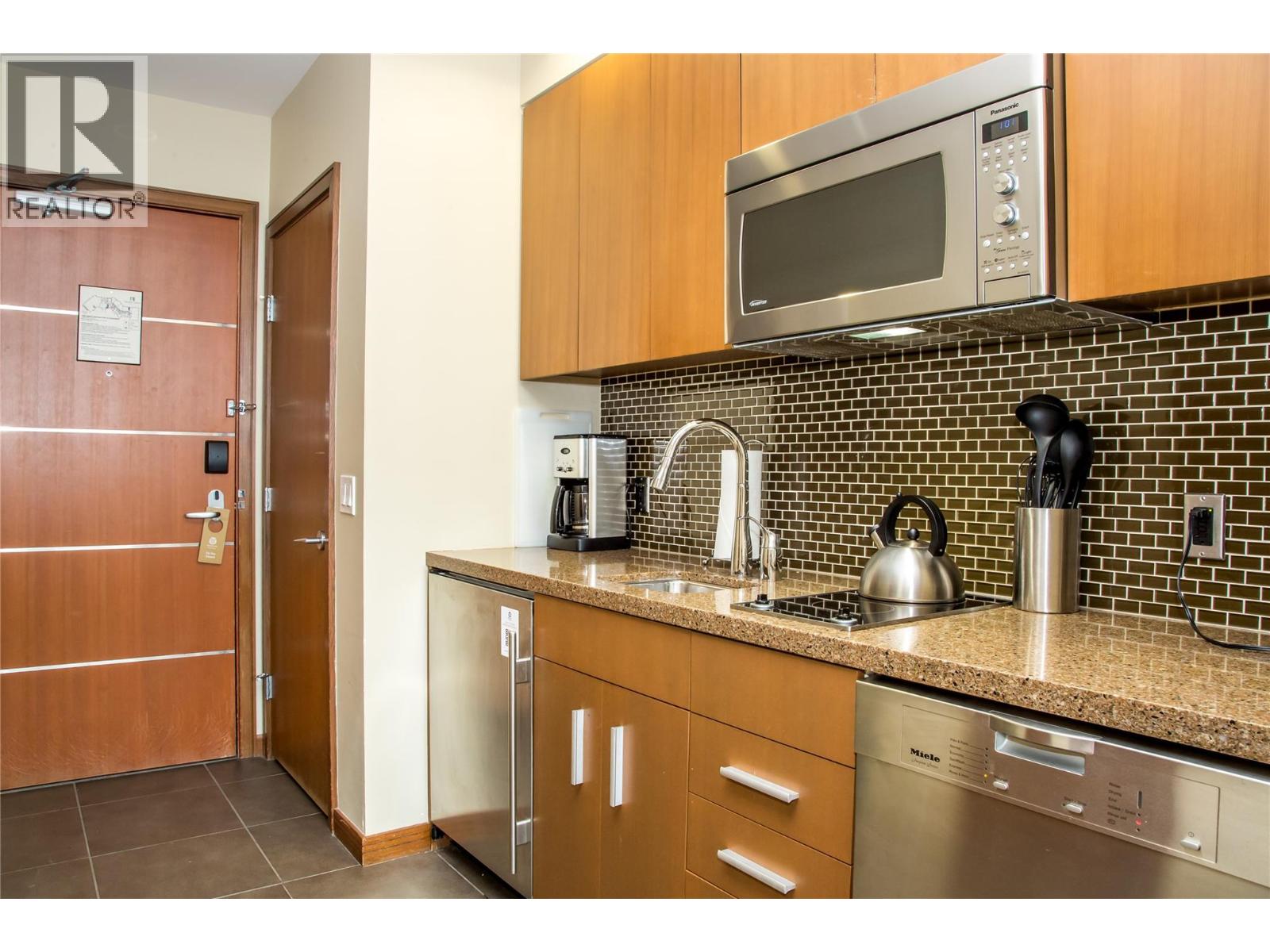2950 Camozzi Road Unit# 1212, Revelstoke