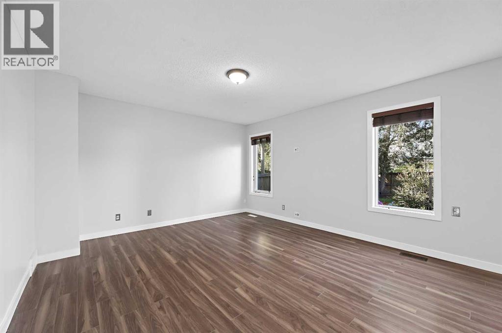 Single Family House for Sale in  Mt Apex Green SE McKenzie Lake Calgary 