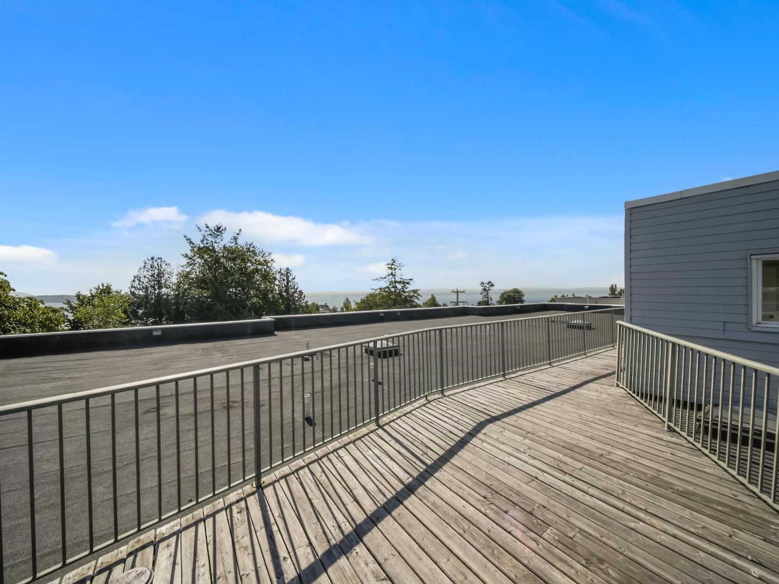 111 1341 GEORGE STREET, White Rock