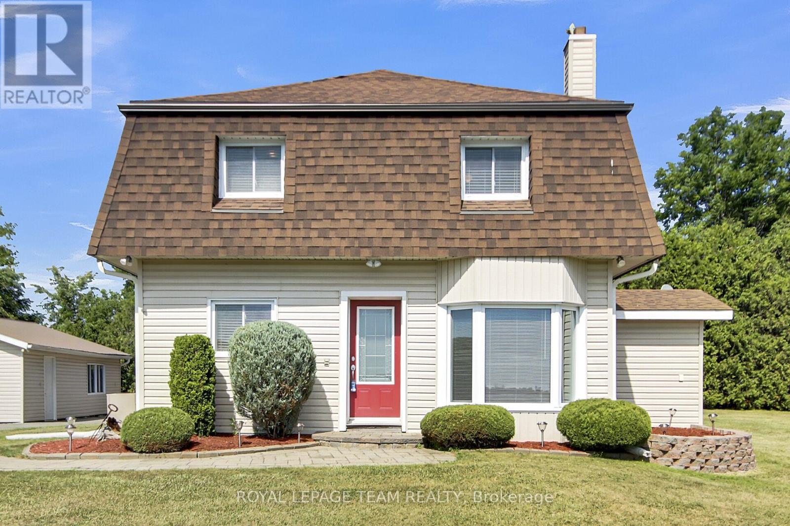 Welcome to 5745 Fourth Line Rd ~ 3BR & 2 BA home.