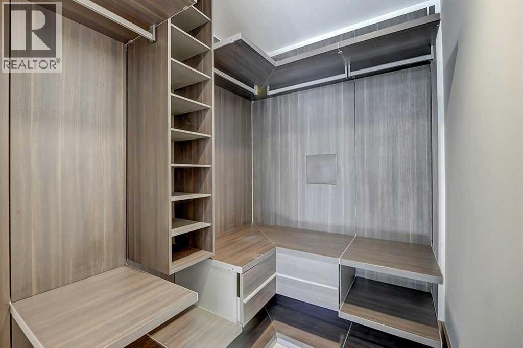 Single Family House for Sale in    Avenue SW Eau Claire Calgary 