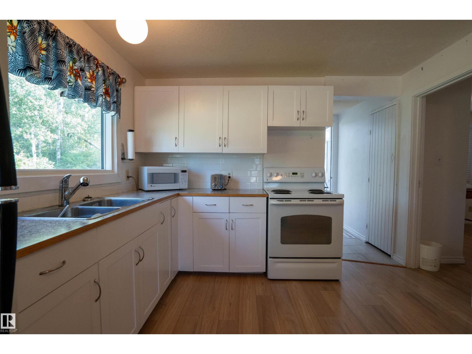 514 & 515 LAKESIDE DR, Rural Parkland County