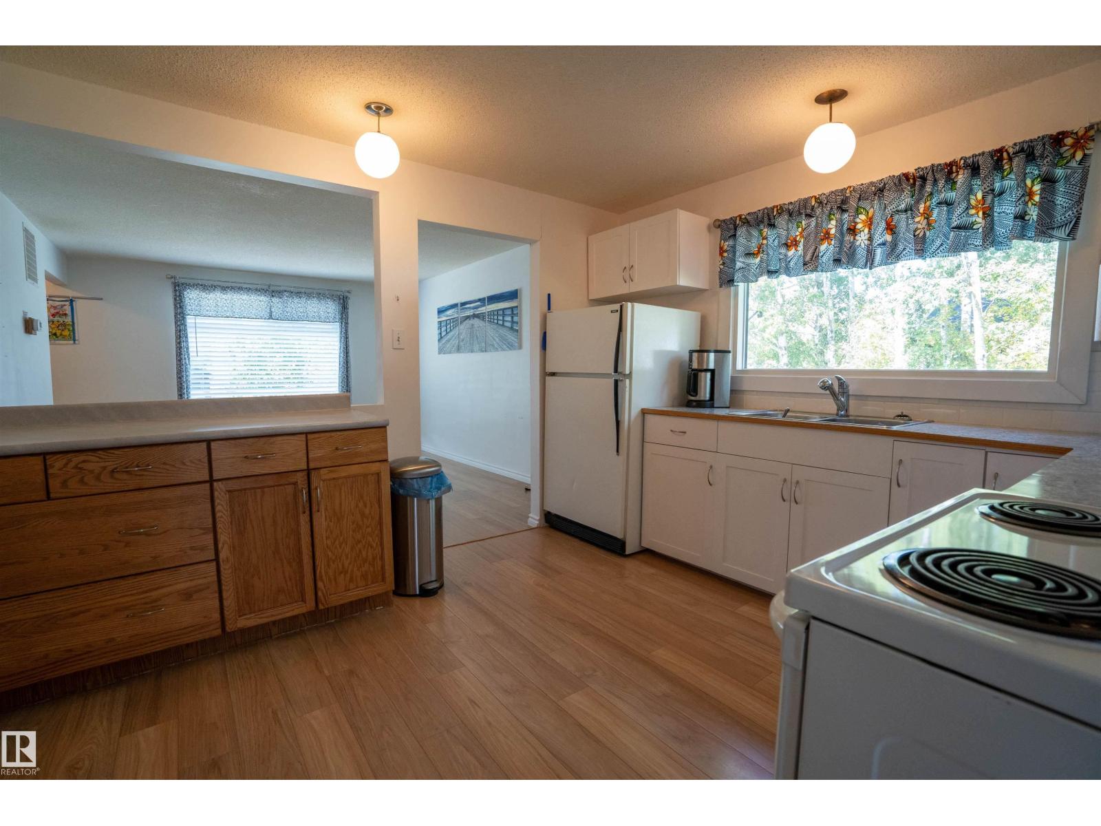 514 & 515 LAKESIDE DR, Rural Parkland County