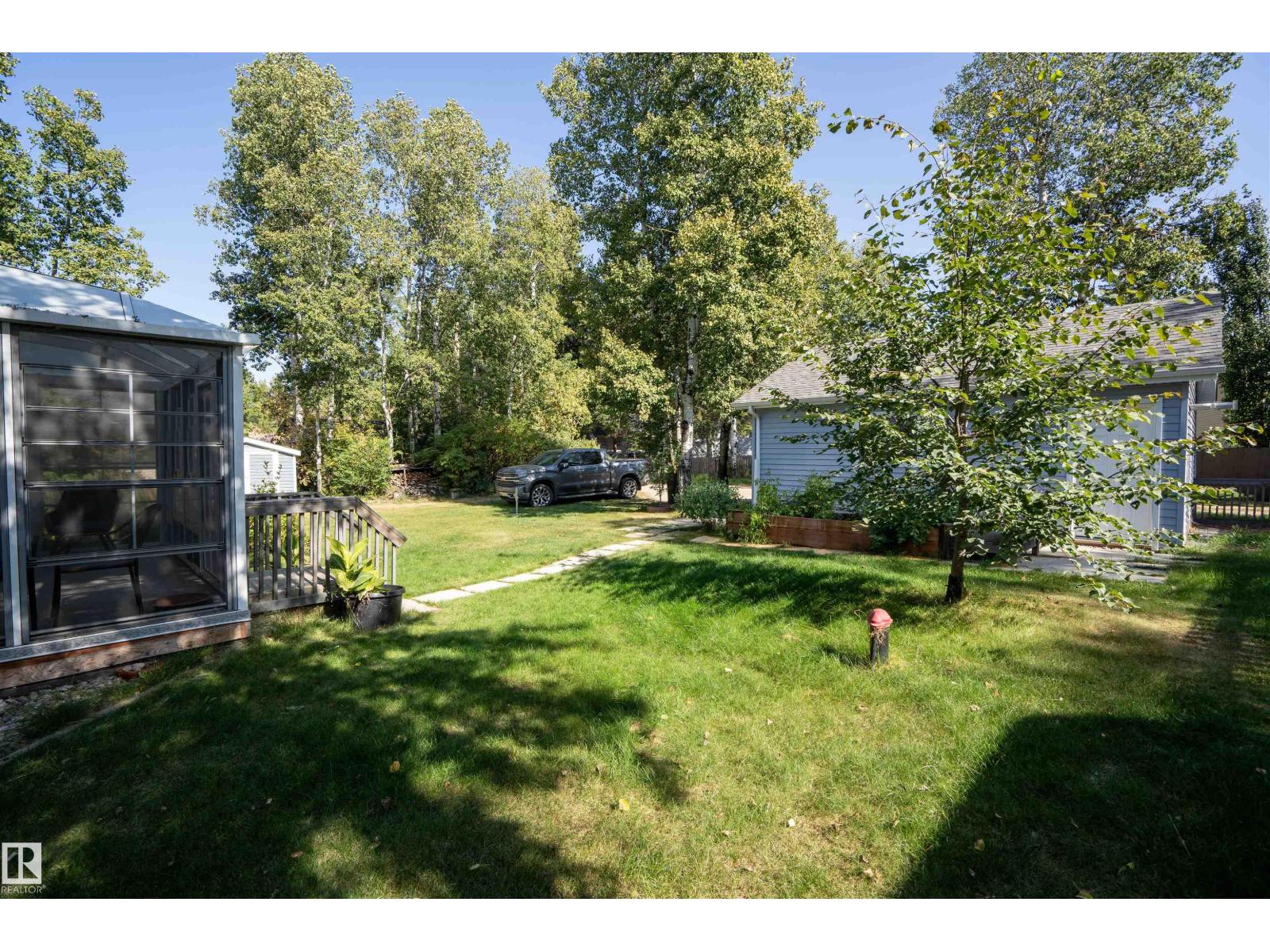 514 & 515 LAKESIDE DR, Rural Parkland County