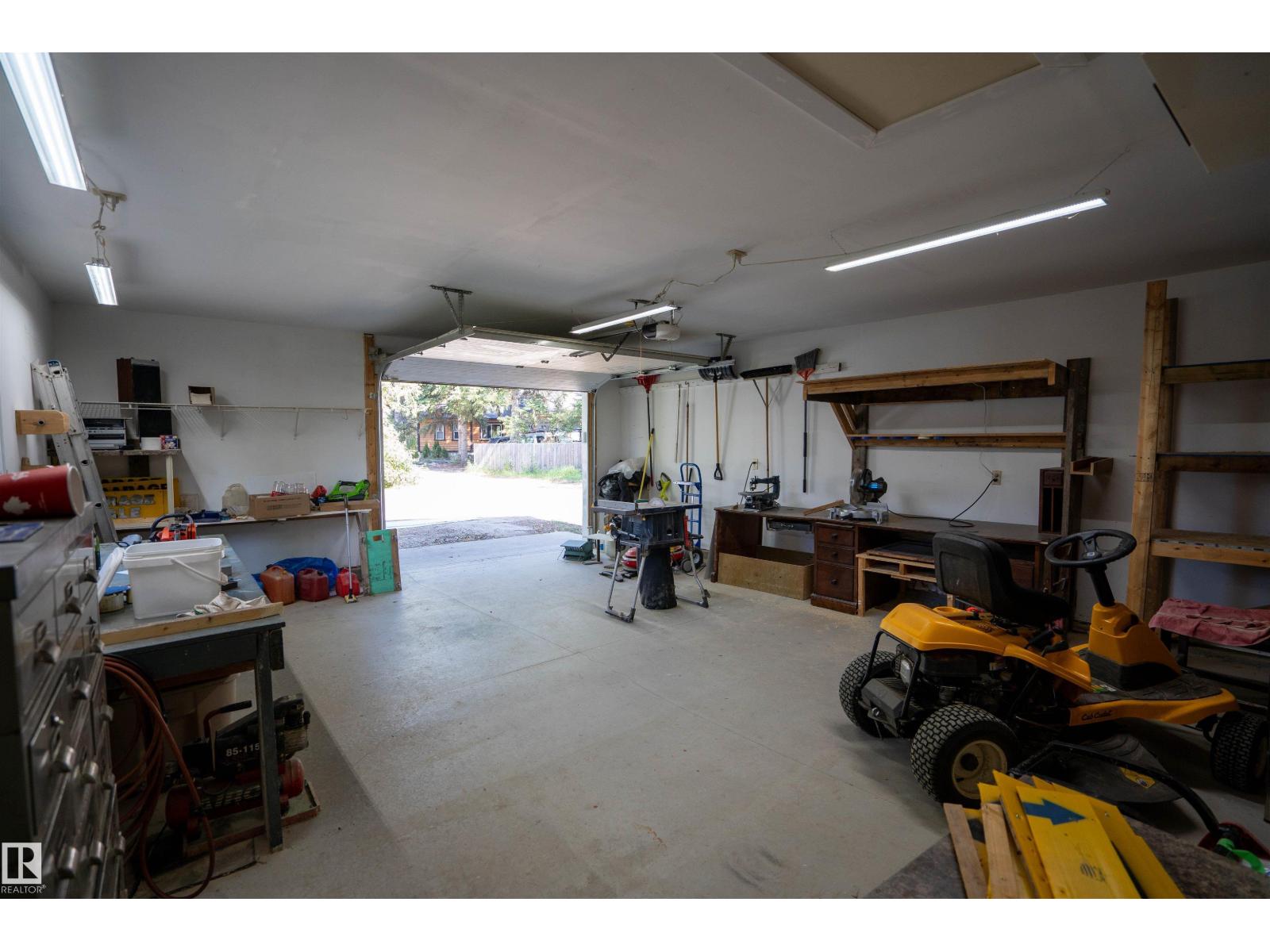 514 & 515 LAKESIDE DR, Rural Parkland County