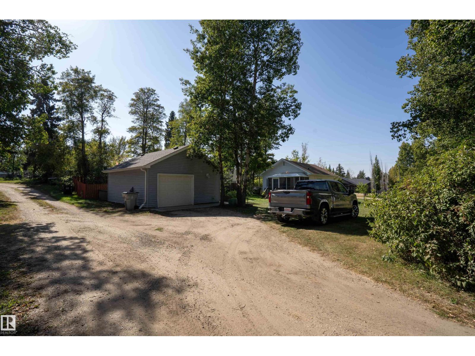 514 & 515 LAKESIDE DR, Rural Parkland County