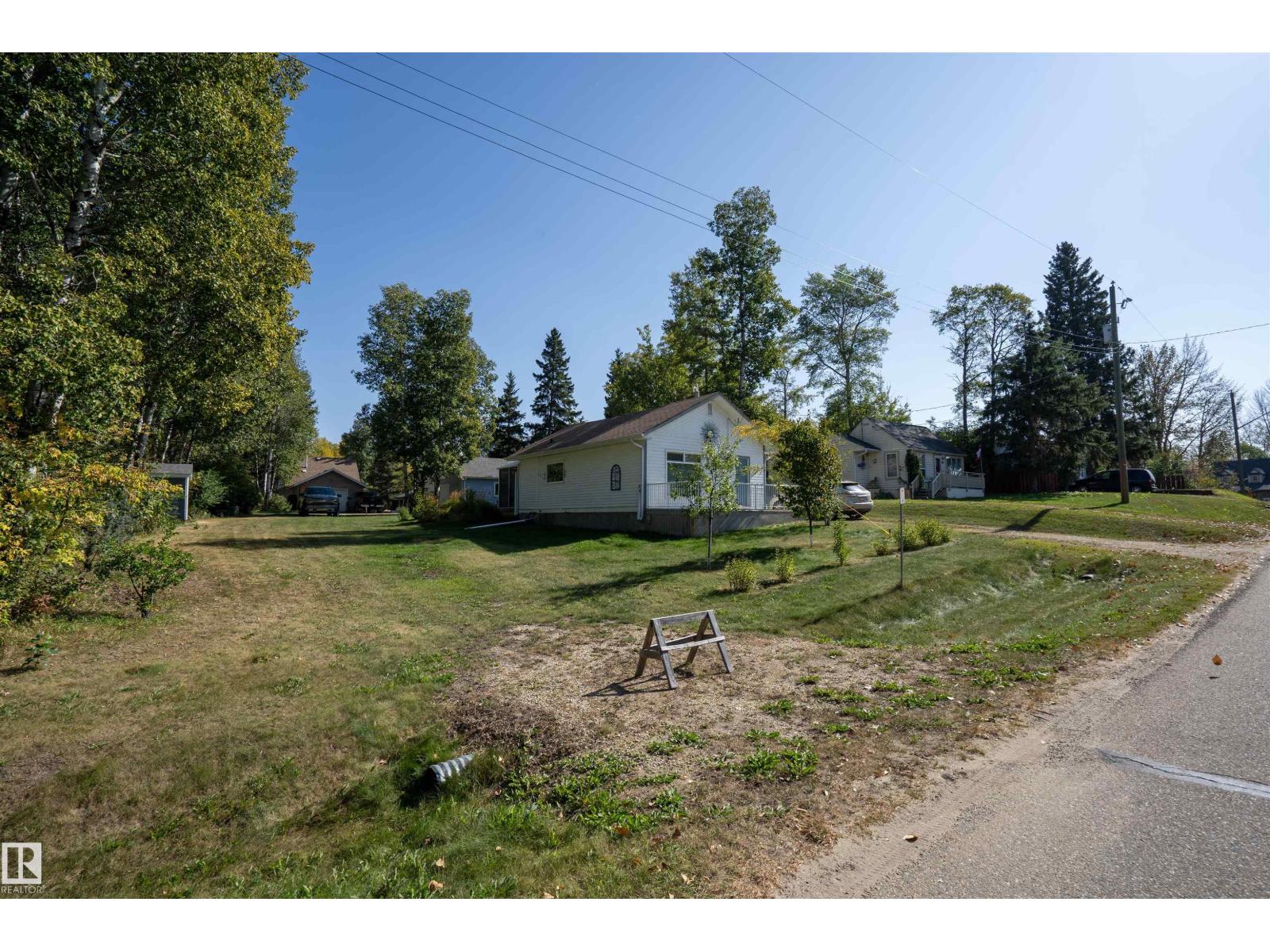 514 & 515 LAKESIDE DR, Rural Parkland County