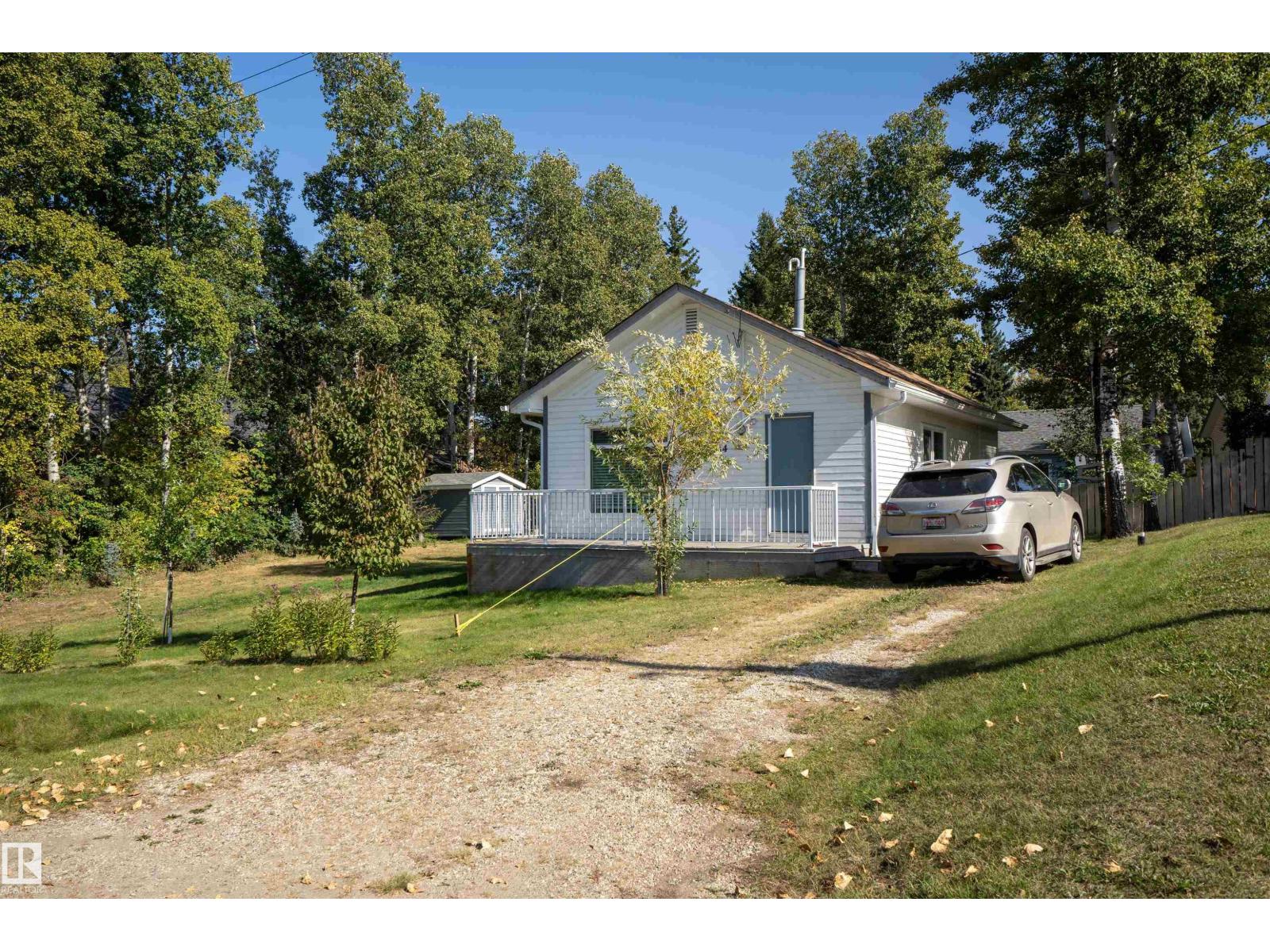514 & 515 LAKESIDE DR, Rural Parkland County