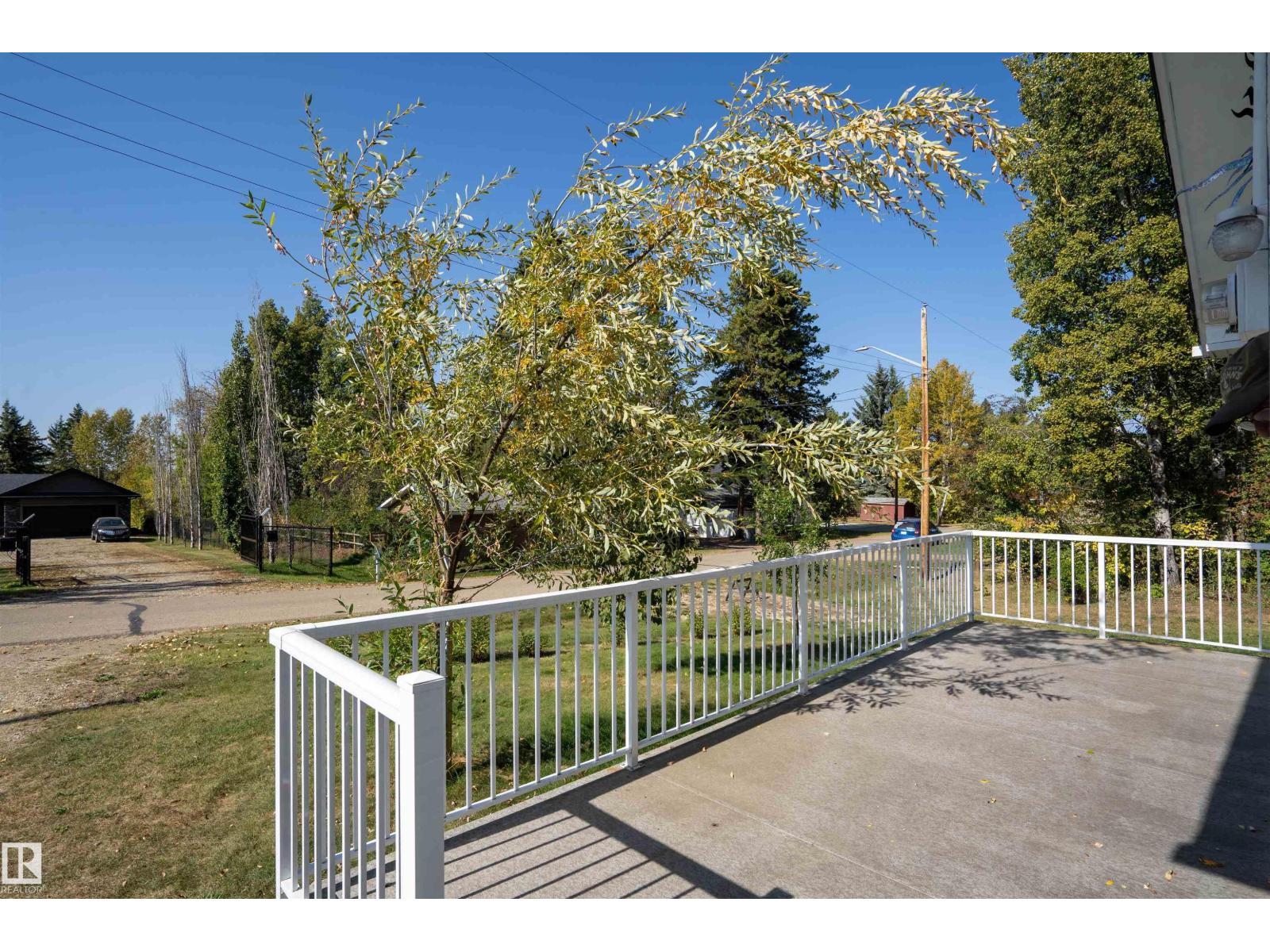 514 & 515 LAKESIDE DR, Rural Parkland County