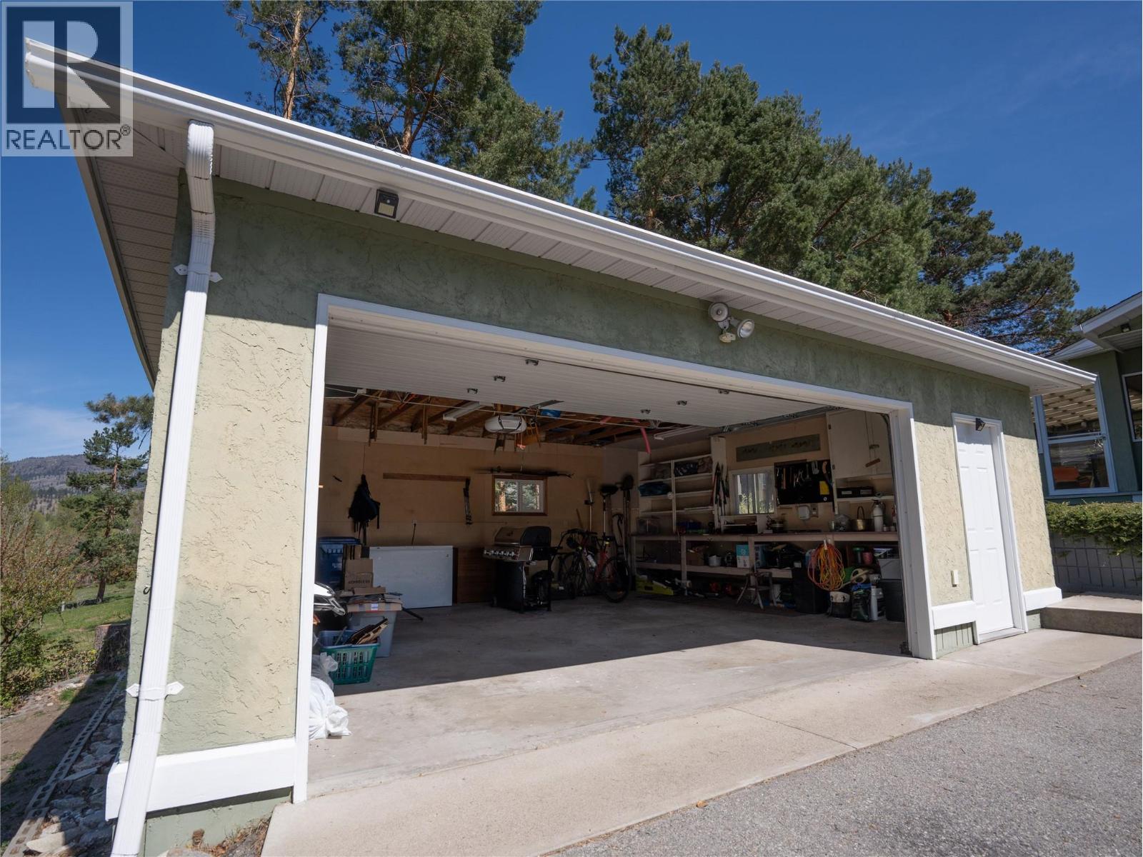 101 McGowan Road, Oliver