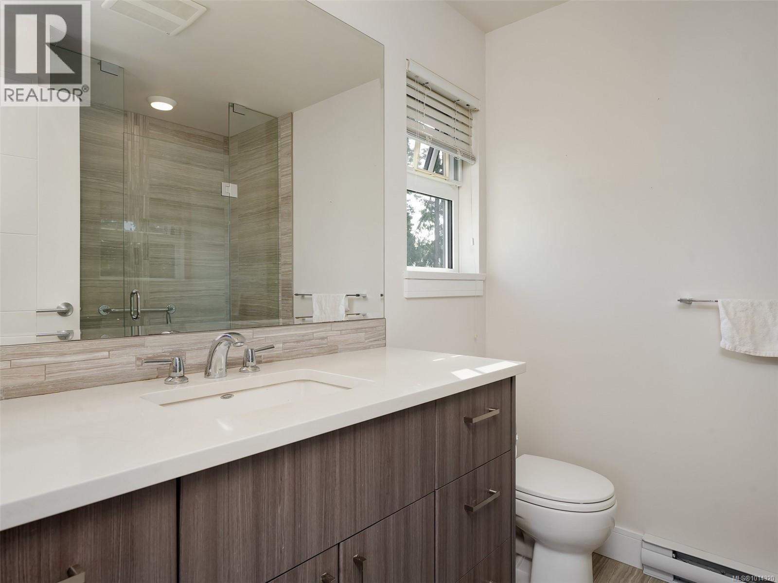 202 7182 West Saanich Rd, Central Saanich