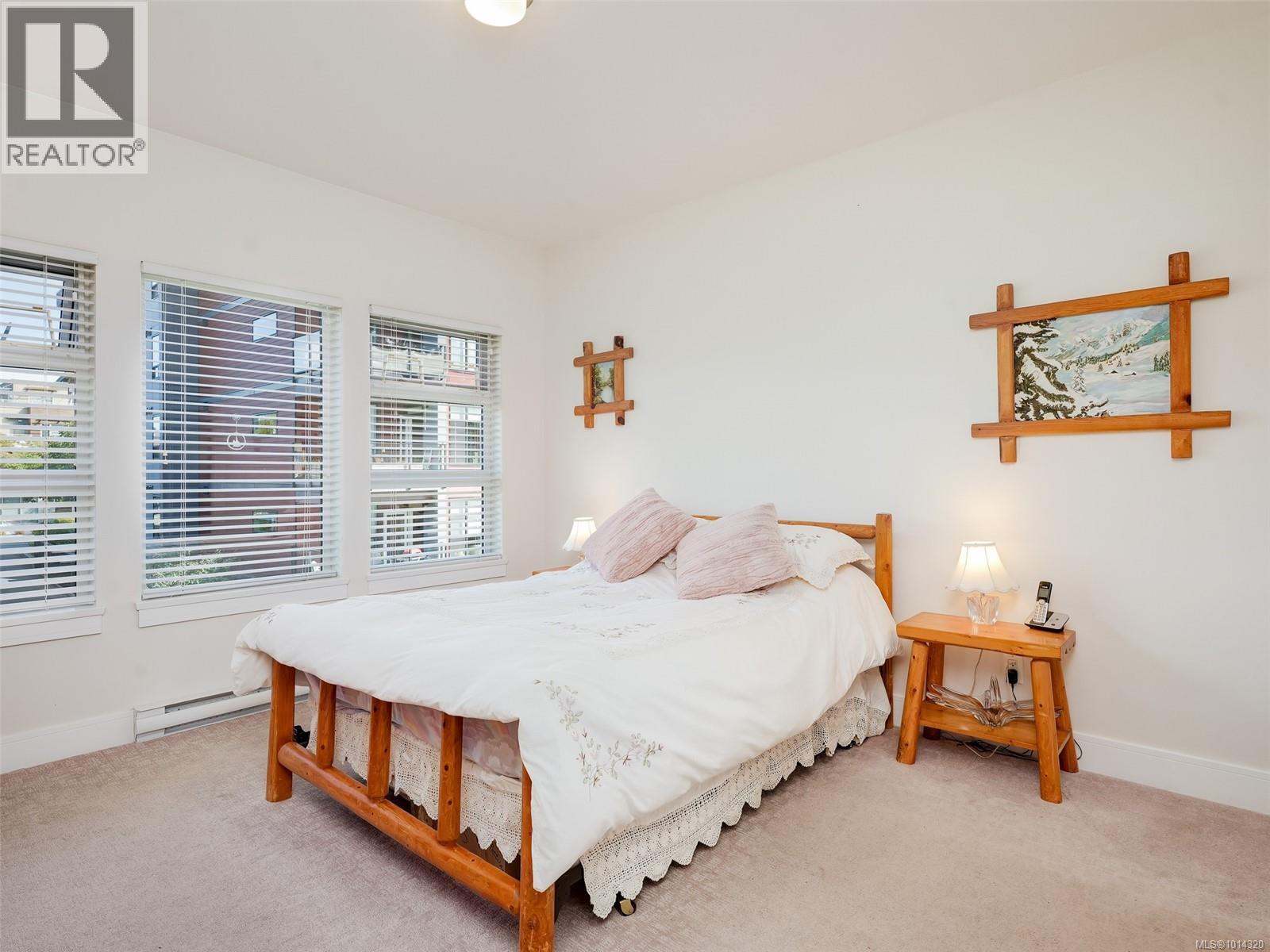 202 7182 West Saanich Rd, Central Saanich