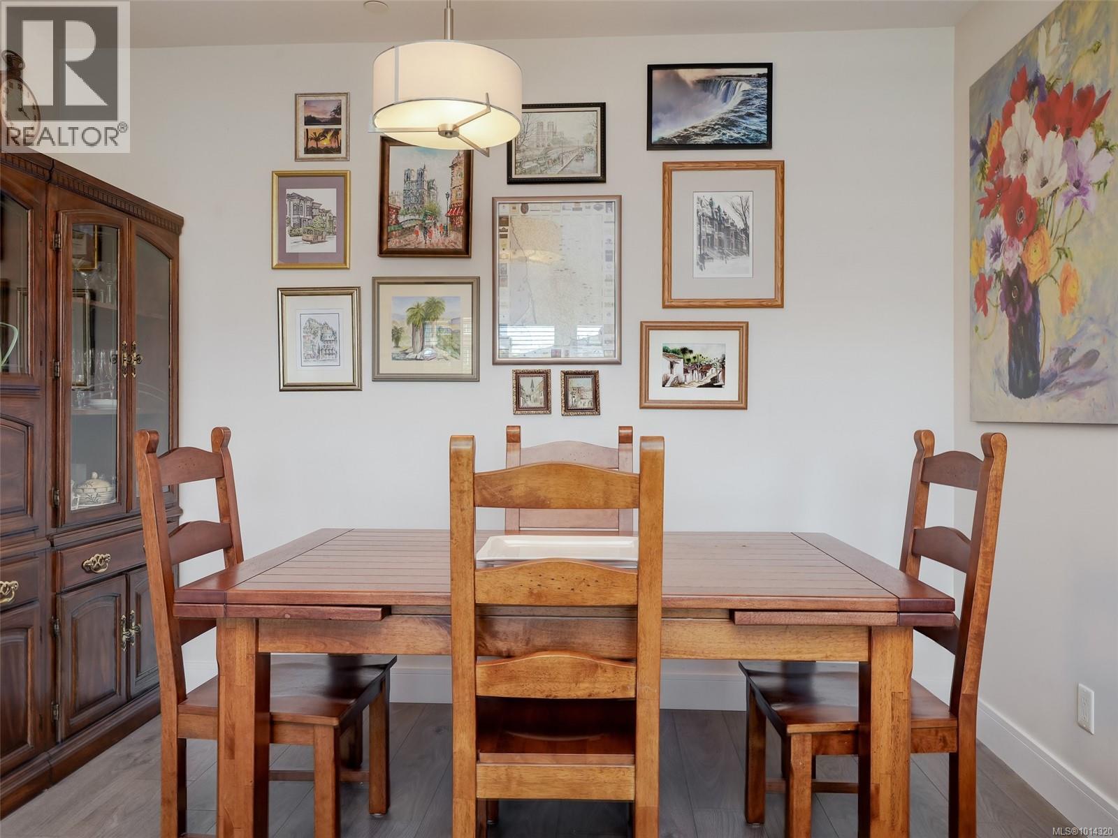 202 7182 West Saanich Rd, Central Saanich