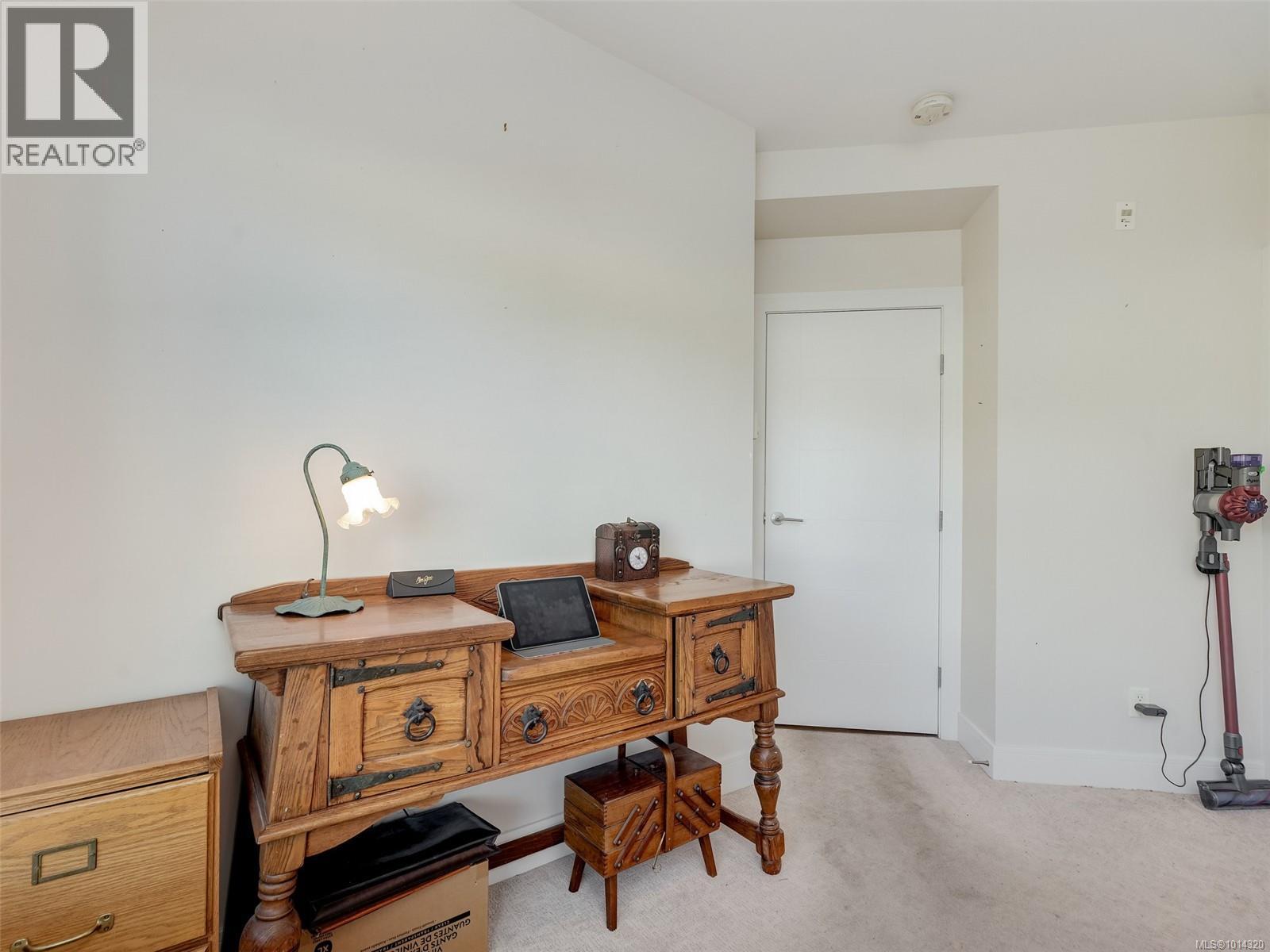 202 7182 West Saanich Rd, Central Saanich