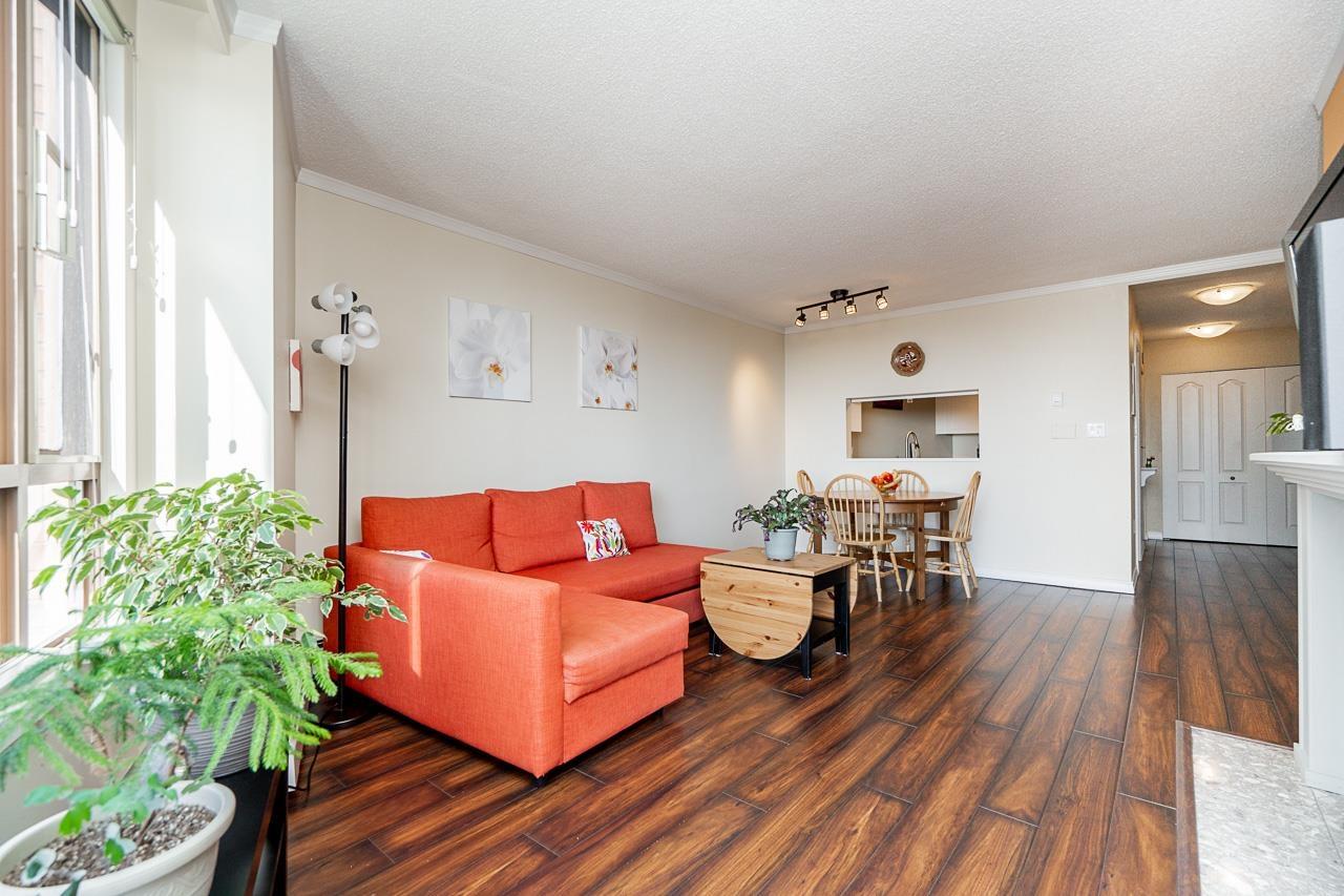 502 15111 RUSSELL AVENUE, White Rock