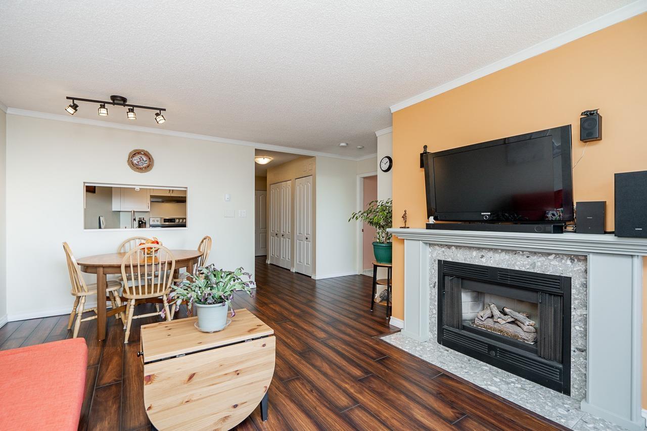 502 15111 RUSSELL AVENUE, White Rock