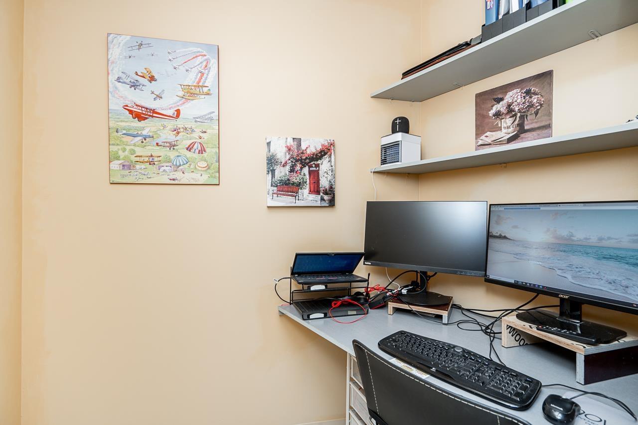 502 15111 RUSSELL AVENUE, White Rock