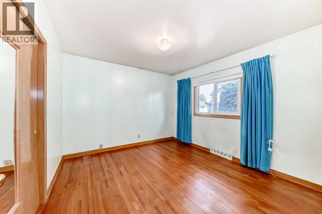 Single Family House Bungalow for Sale in   Avenue NE Renfrew Calgary 