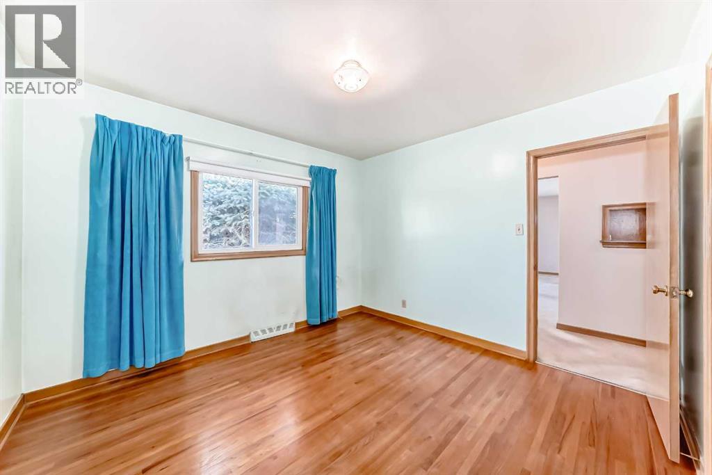 Single Family House Bungalow for Sale in   Avenue NE Renfrew Calgary 