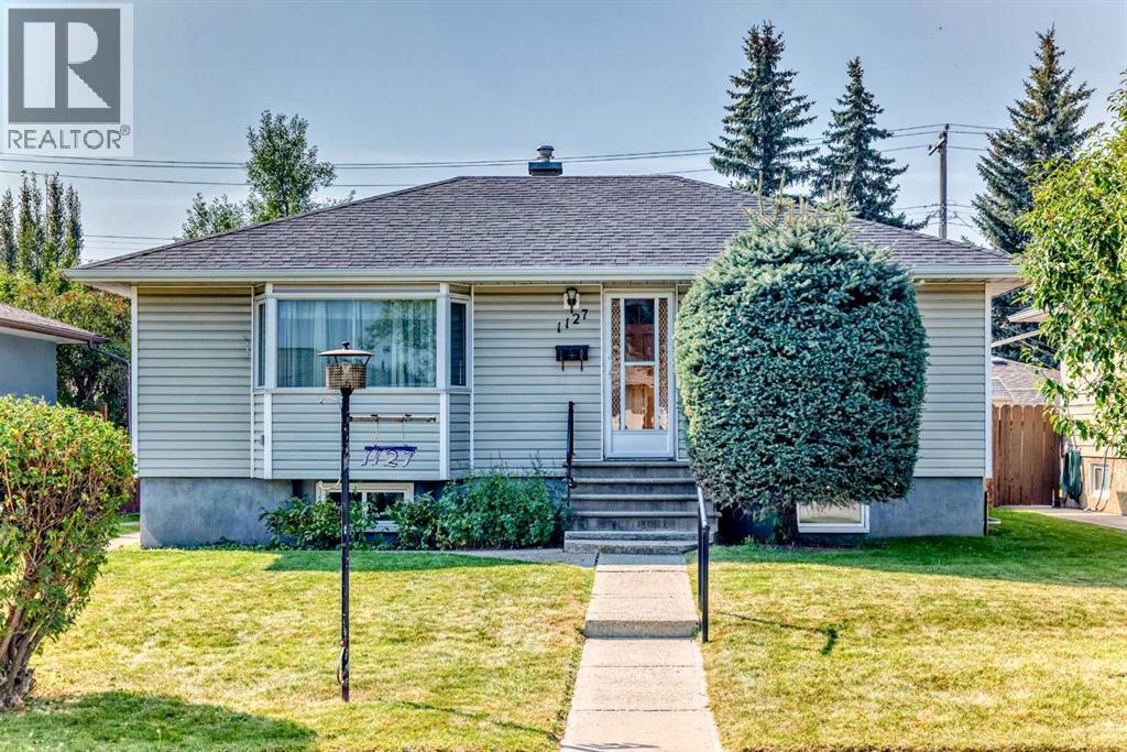 Single Family House Bungalow for Sale in   Avenue NE Renfrew Calgary 