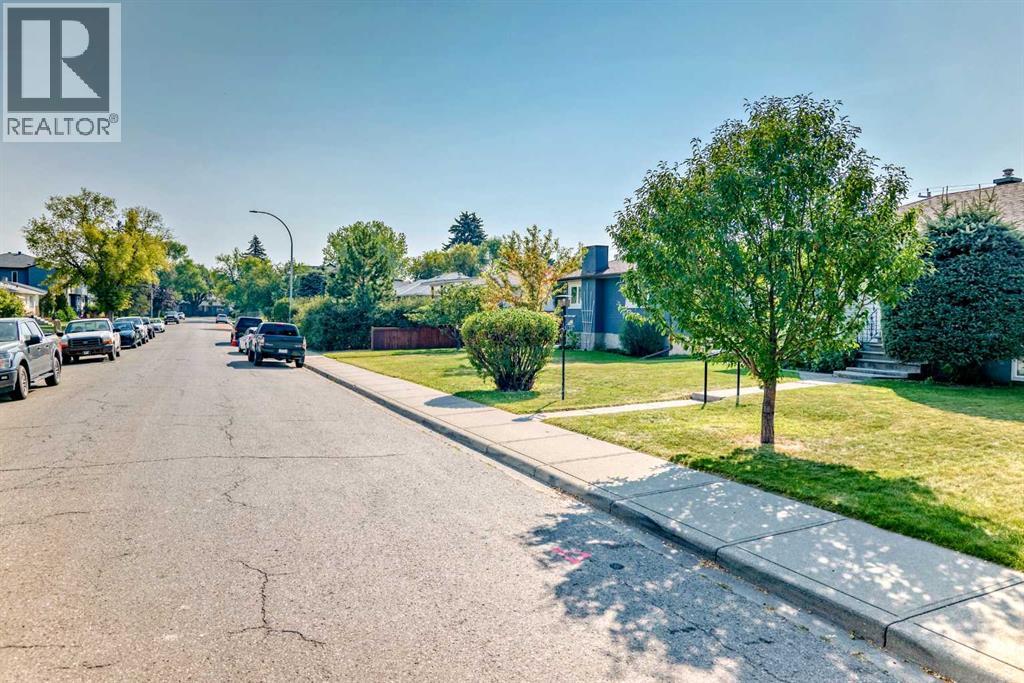Single Family House Bungalow for Sale in   Avenue NE Renfrew Calgary 