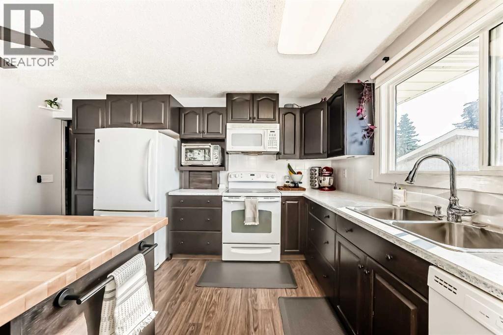 Single Family House Bungalow for Sale in  Abadan Crescent NE Abbeydale Calgary 