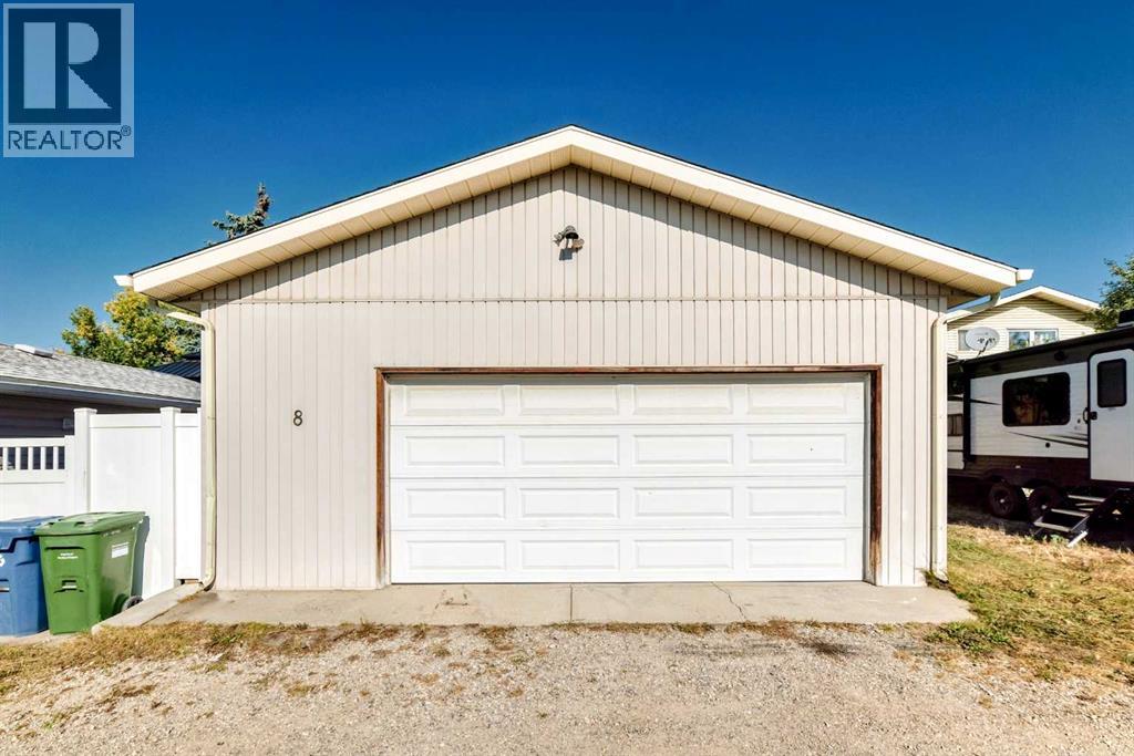 8 Abadan Crescent NE, Calgary, Alberta