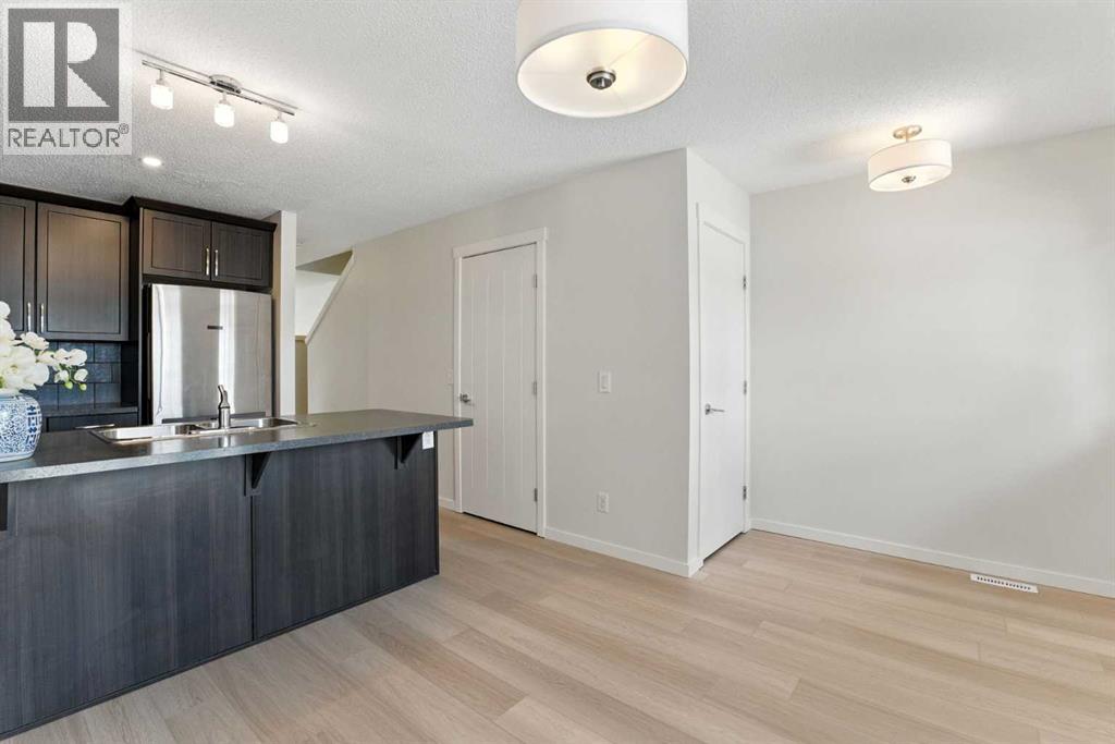 101 Sunset Drive, Cochrane