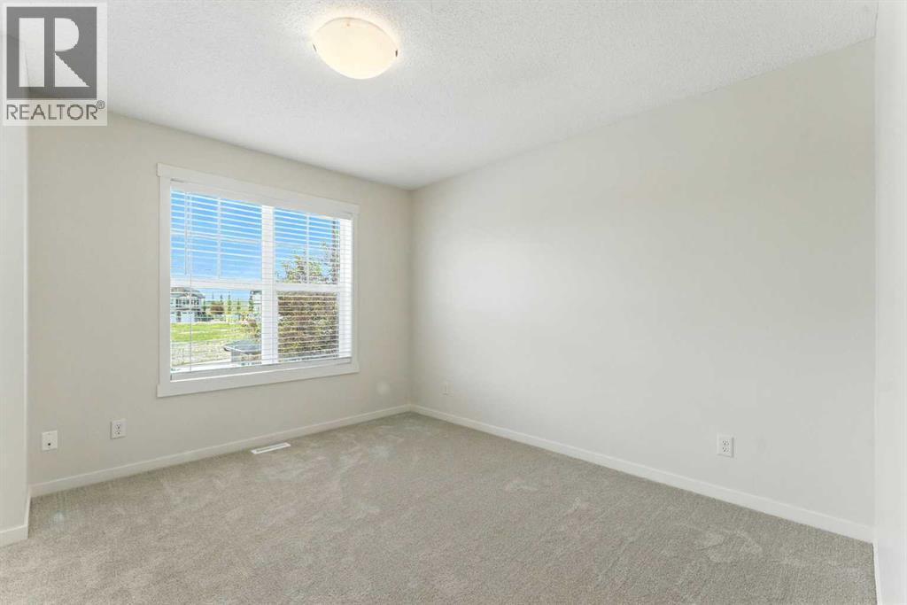 101 Sunset Drive, Cochrane