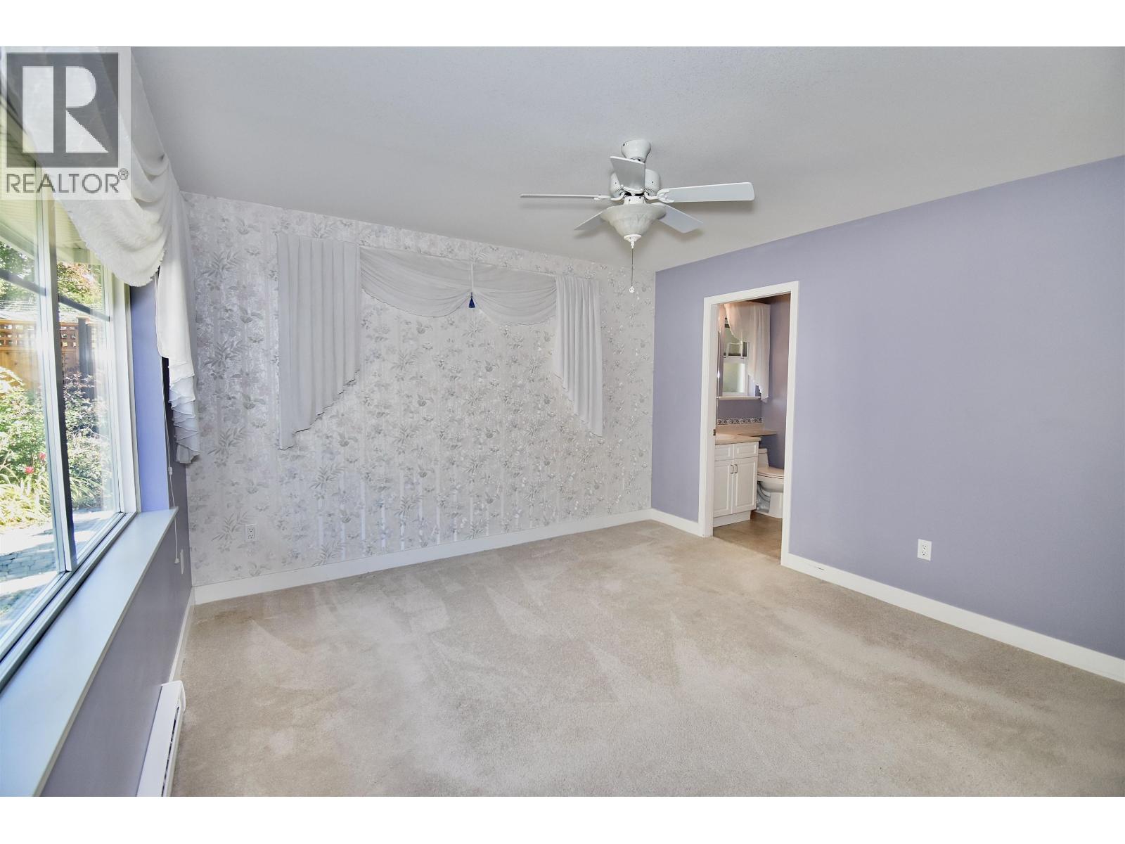 6346 WILLIAMS PLACE, Sechelt