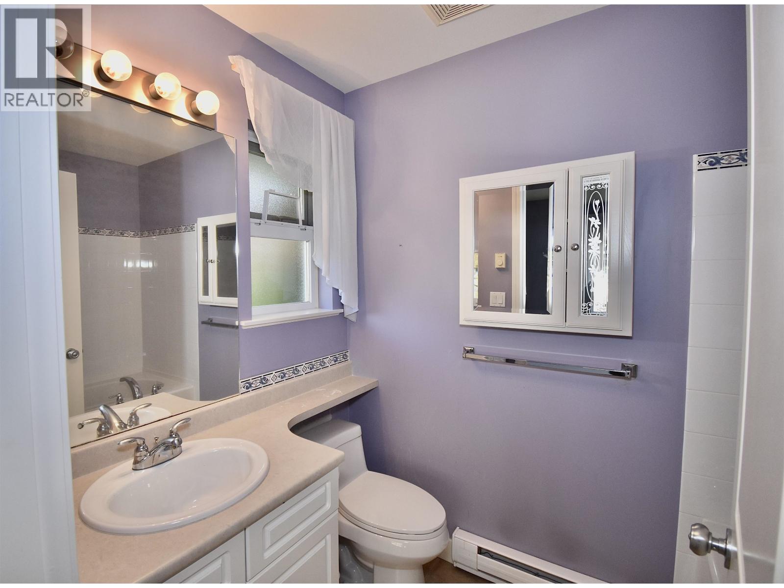 6346 WILLIAMS PLACE, Sechelt