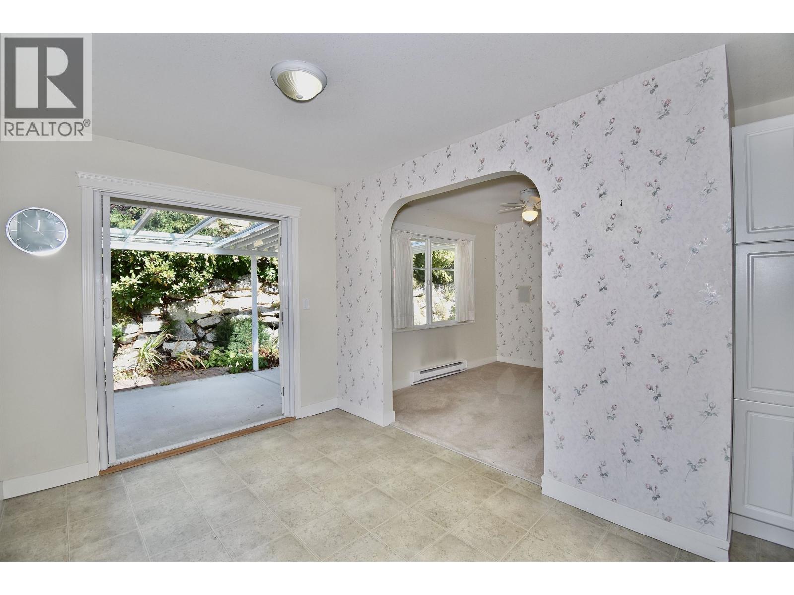 6346 WILLIAMS PLACE, Sechelt