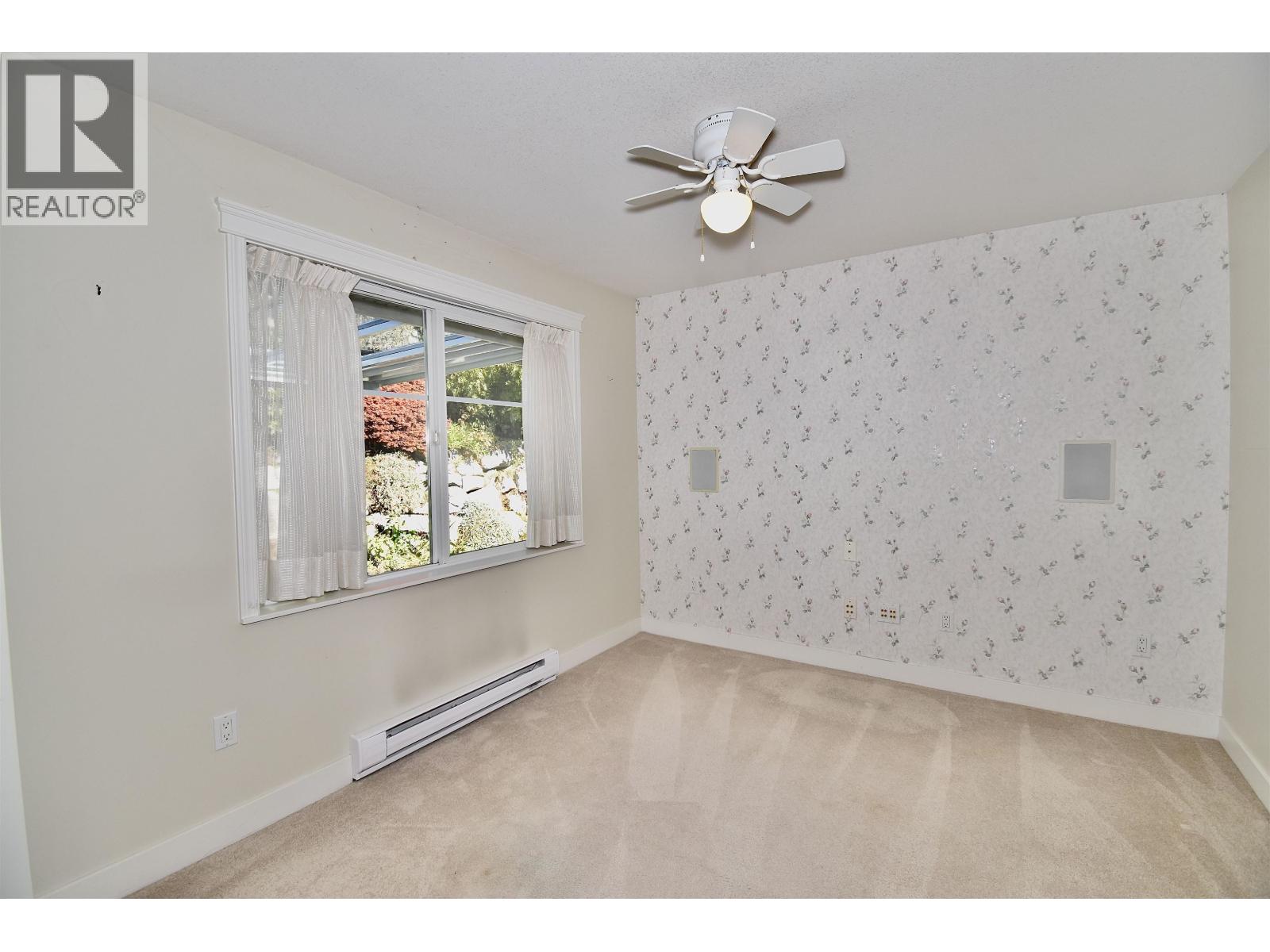 6346 WILLIAMS PLACE, Sechelt