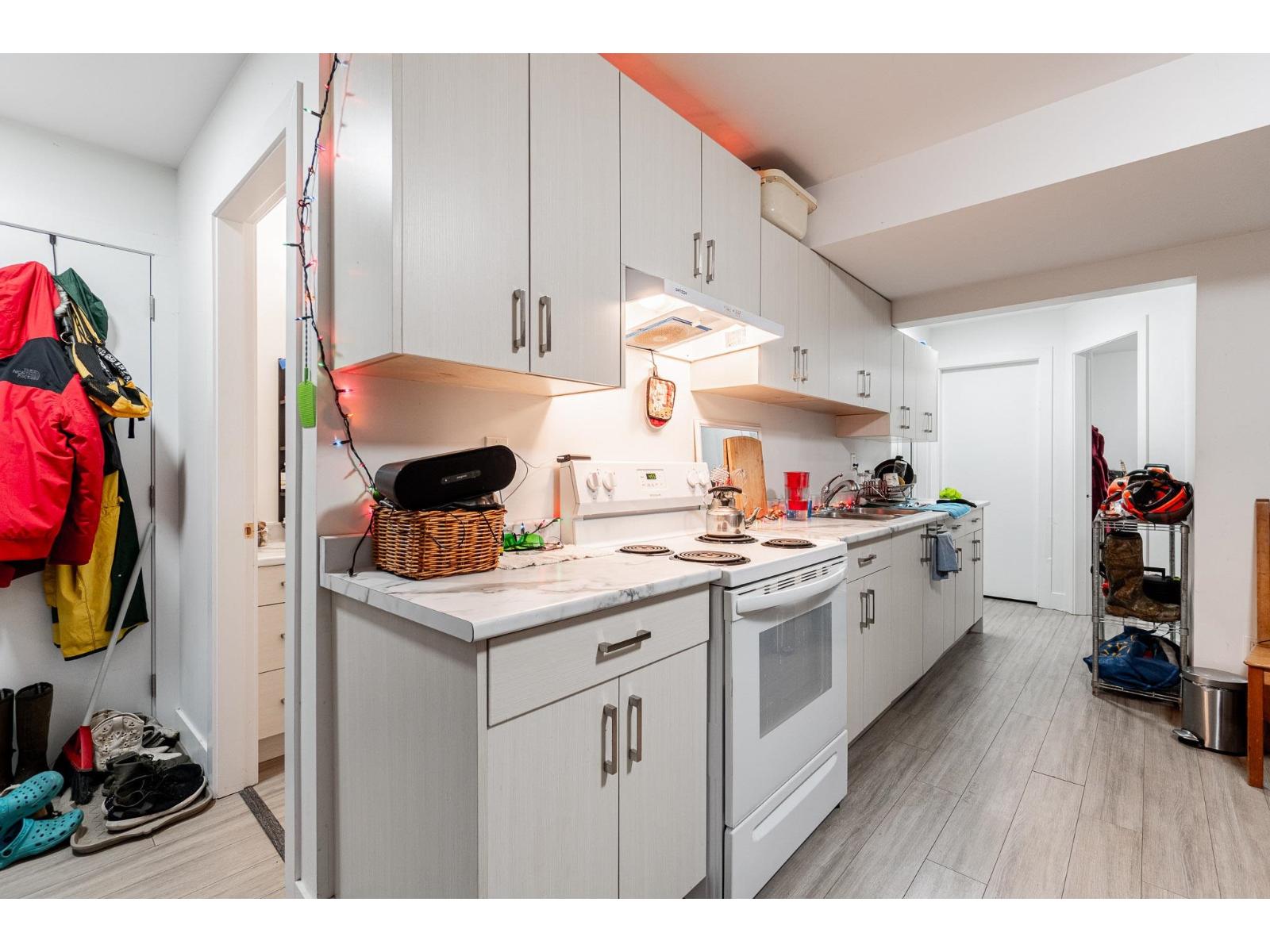 9540 WOODWARD STREET, Mission