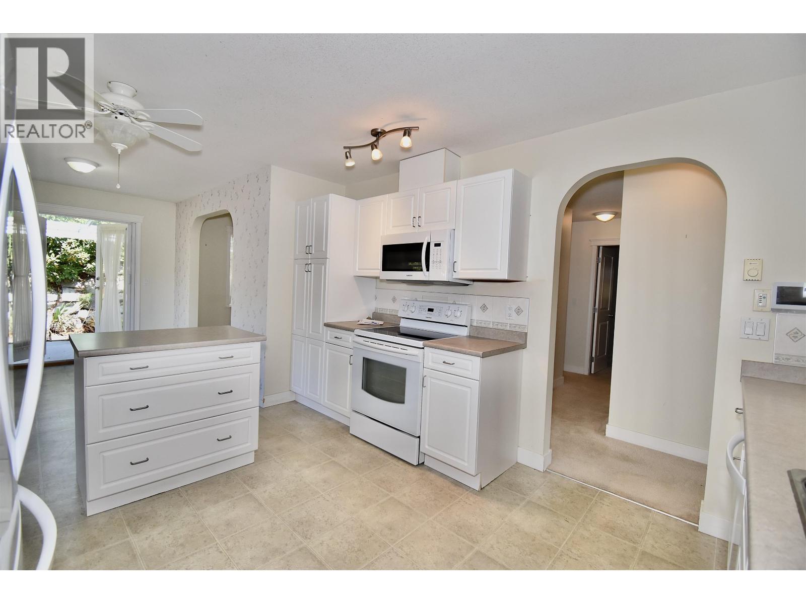 6346 WILLIAMS PLACE, Sechelt