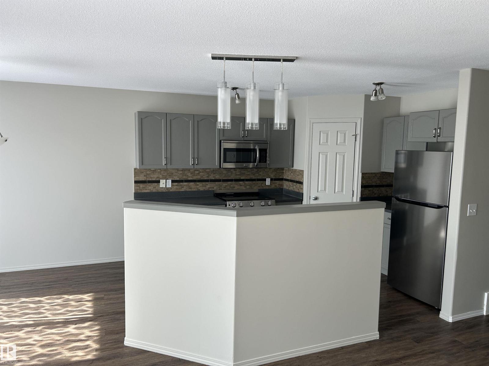 874 HIGHWOOD BV, Devon