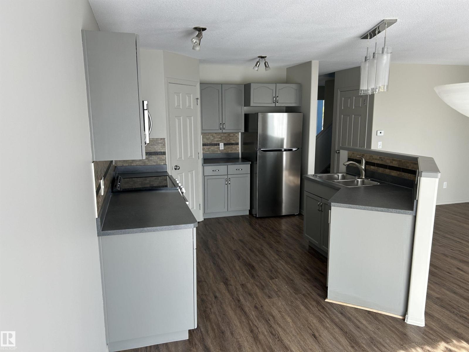 874 HIGHWOOD BV, Devon