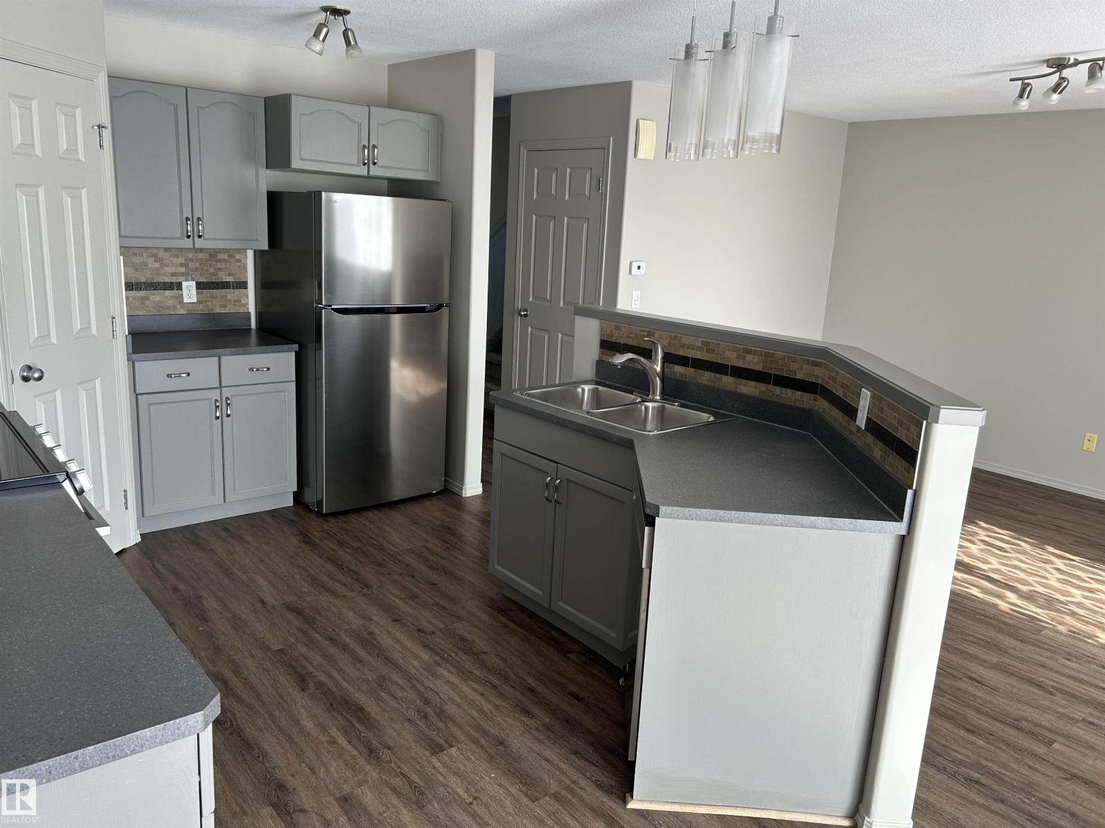 874 HIGHWOOD BV, Devon