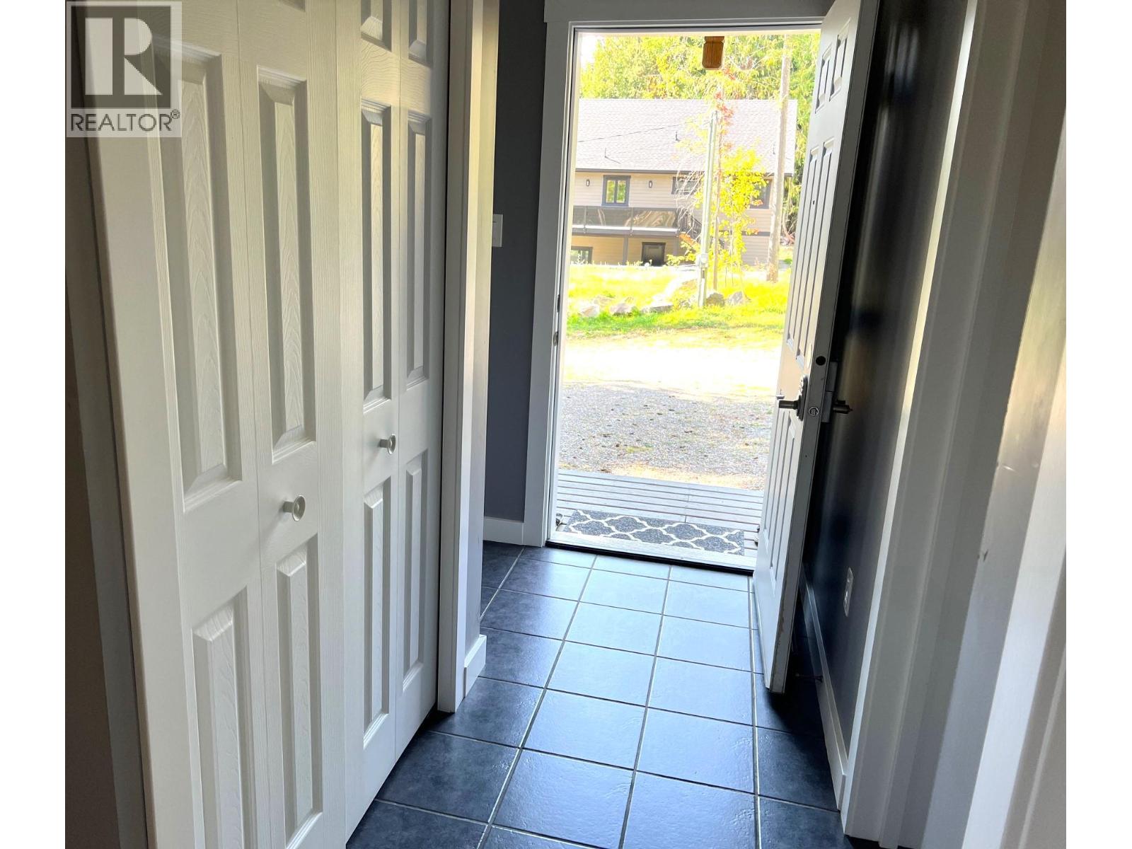 7461 Stampede Trail, Anglemont