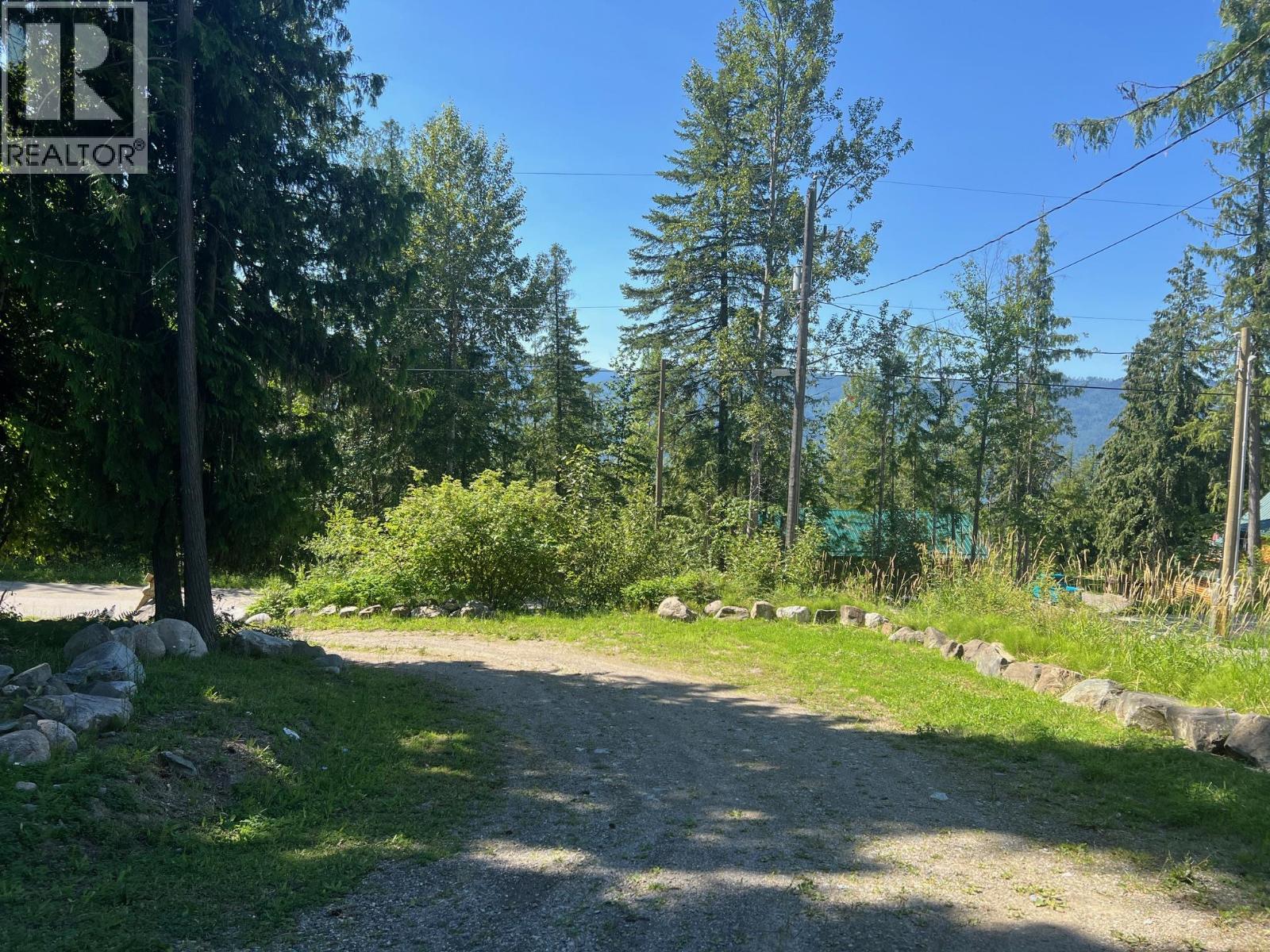 7461 Stampede Trail, Anglemont