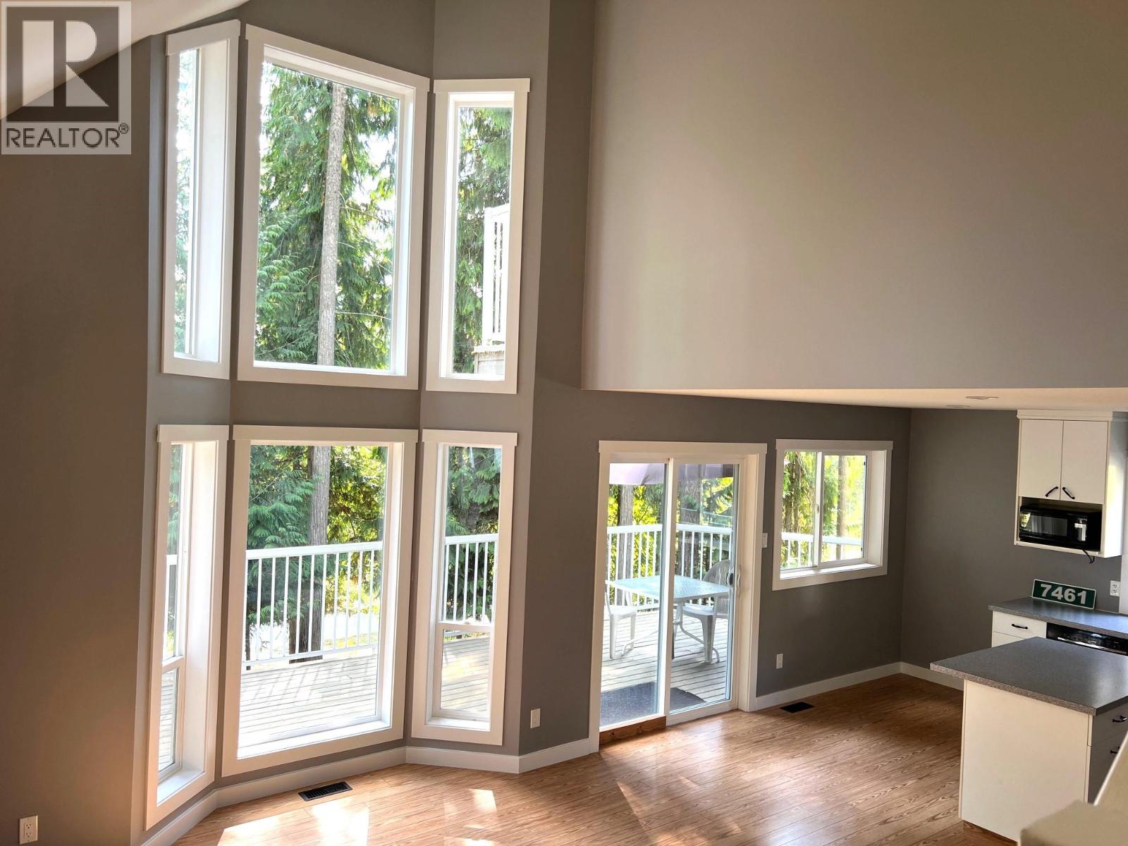 7461 Stampede Trail, Anglemont