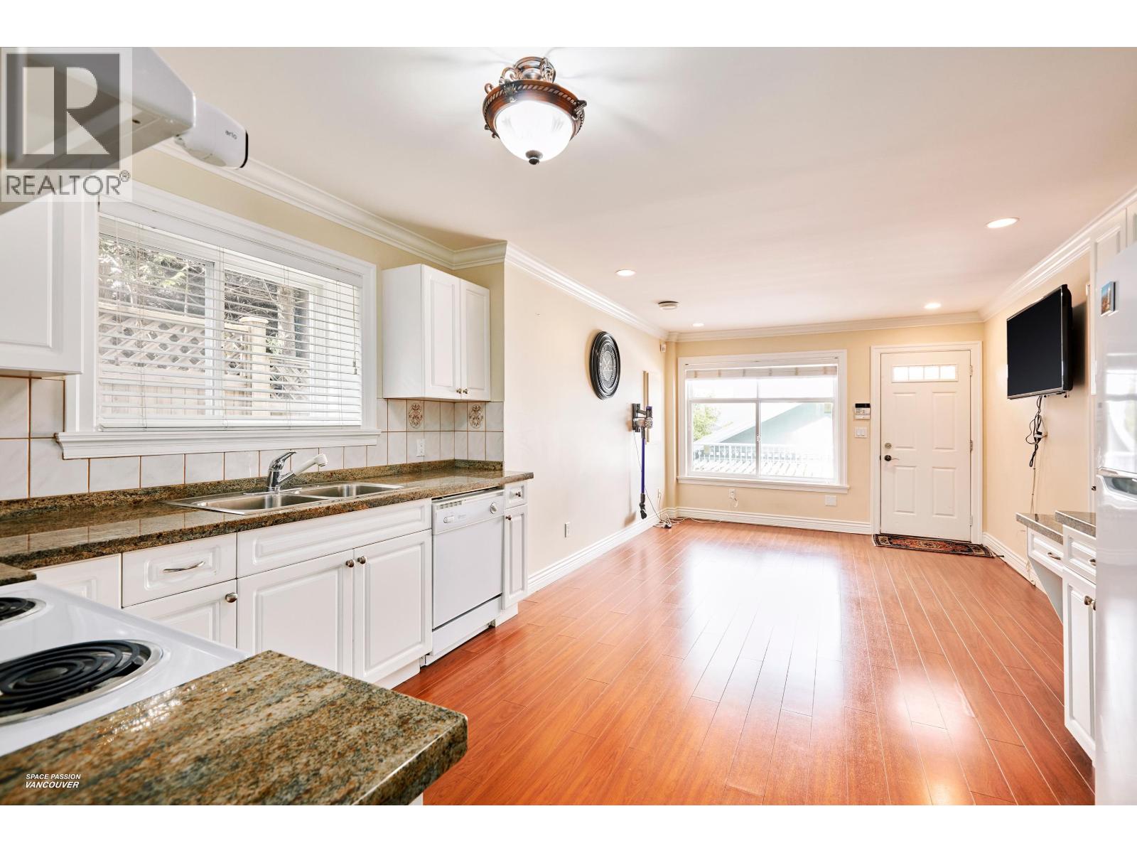 3937 ELMWOOD STREET, Burnaby