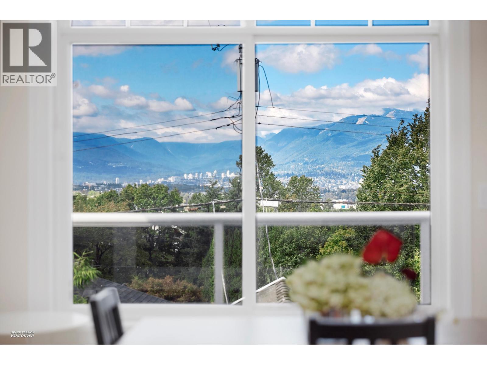 3937 ELMWOOD STREET, Burnaby