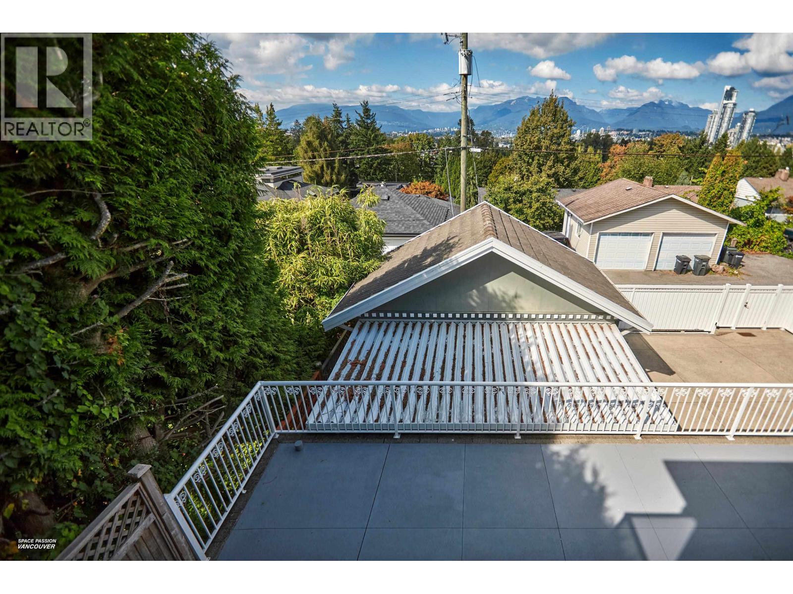 3937 ELMWOOD STREET, Burnaby