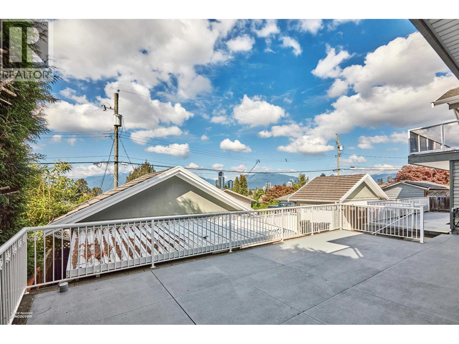 3937 ELMWOOD STREET, Burnaby