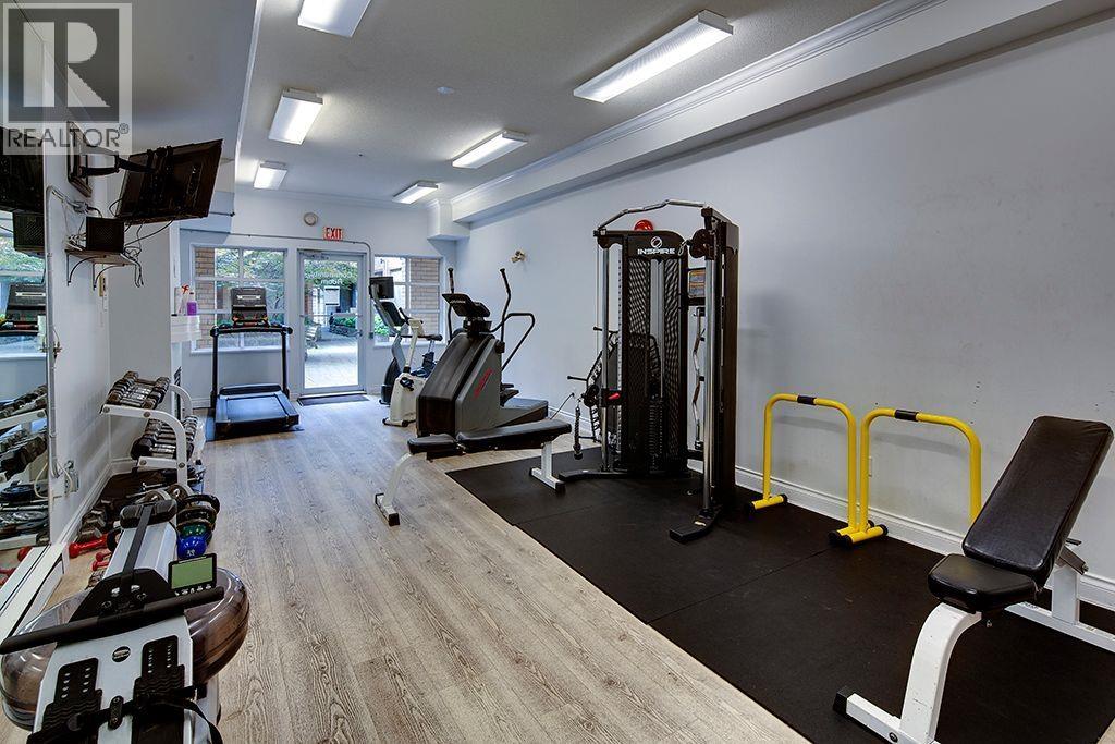 411 108 W ESPLANADE AVENUE, North Vancouver