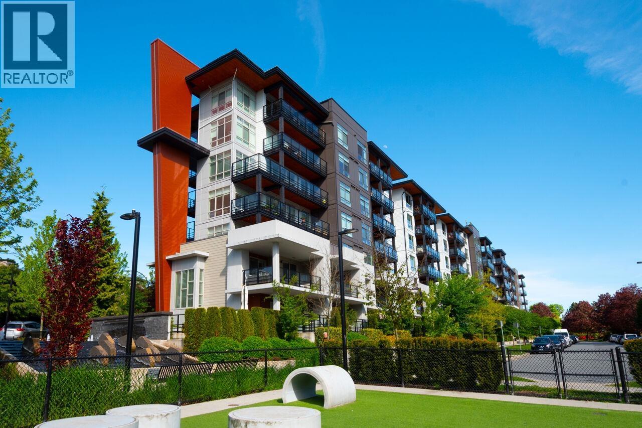TH13 108 E 8TH STREET, North Vancouver