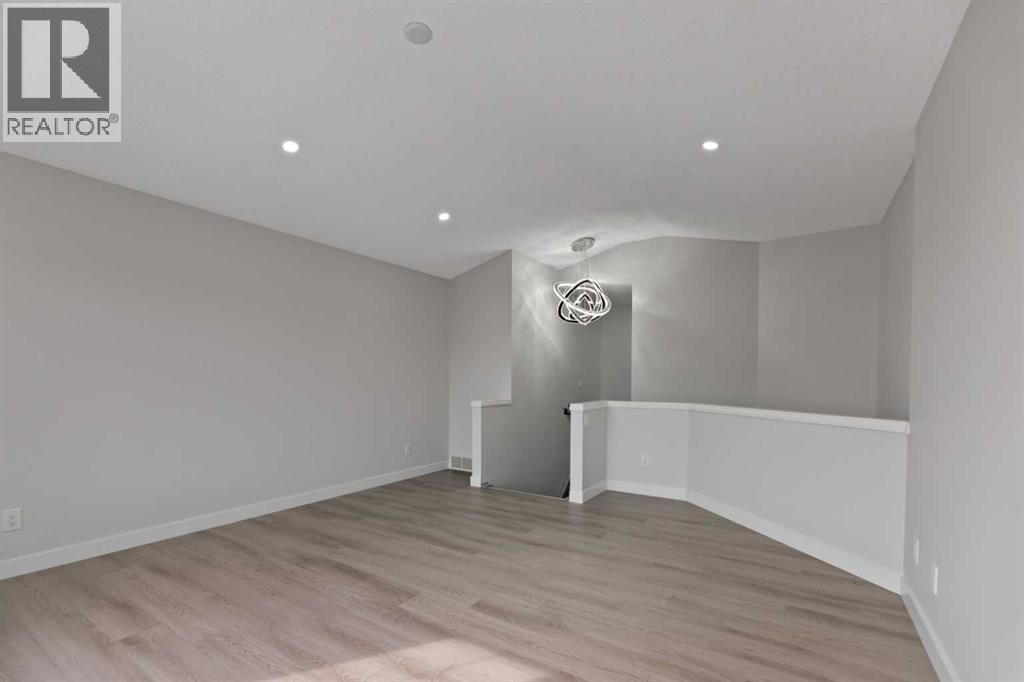 Single Family House for Sale in  Saddlecrest Green NE Saddle Ridge Calgary 